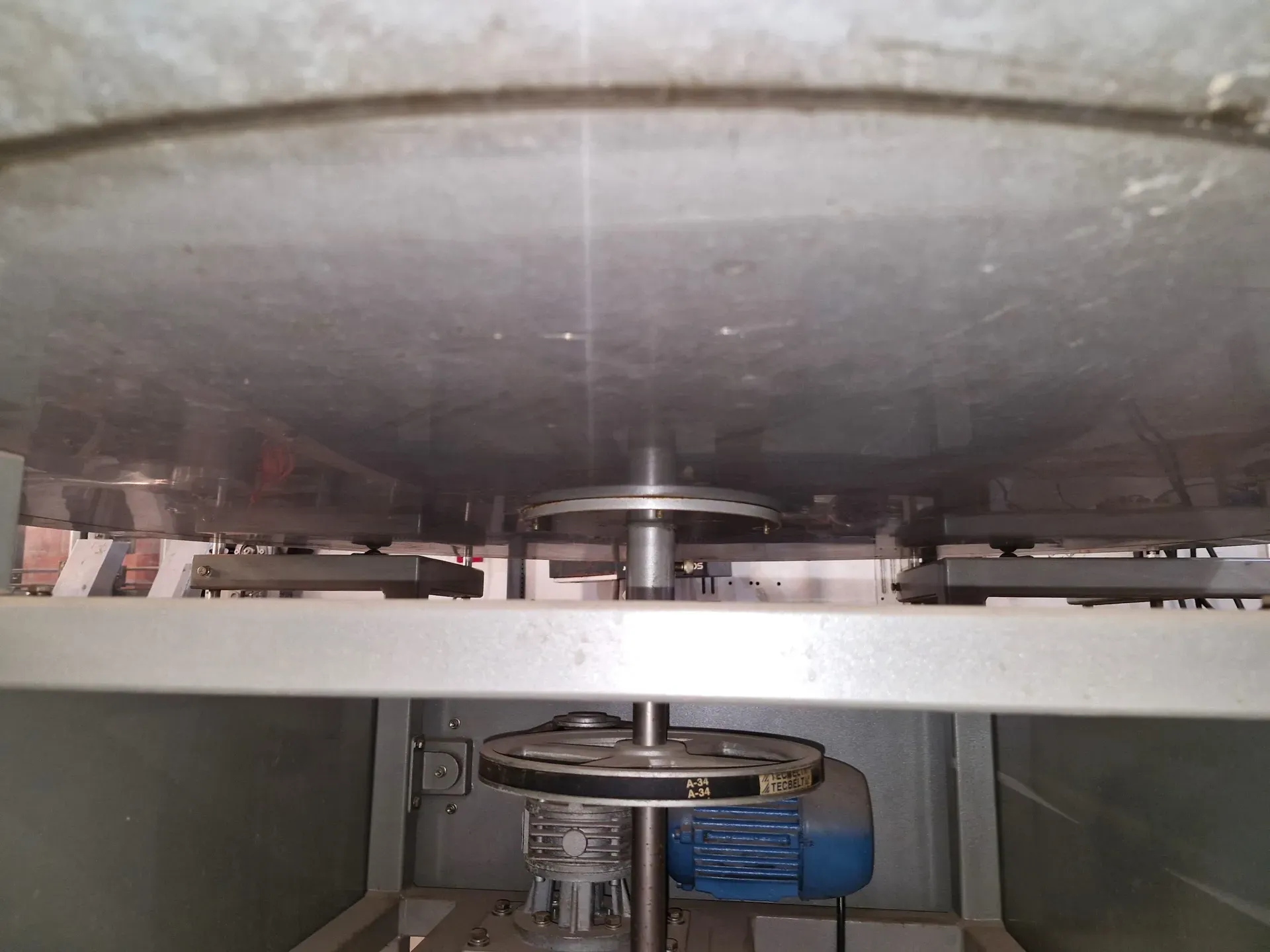 mesa-acumuladora-giratoria-em-aco-inox-1-2-m-marca-masipack