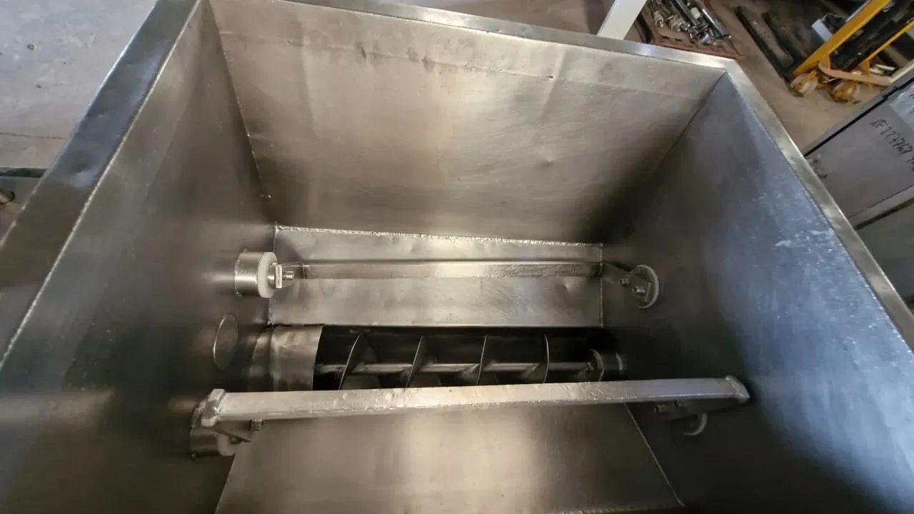 enroladora-moldadora-de-kibe-e-almondegas-marca-junior-frigometal