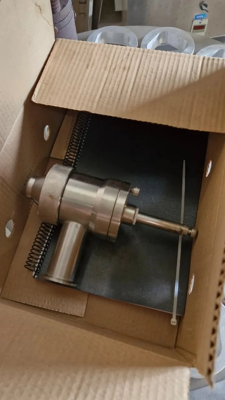 seladora-rotativa-em-aco-inox-com-selo-de-aluminio-para-potes-copos-e-frascos-marca-delgo