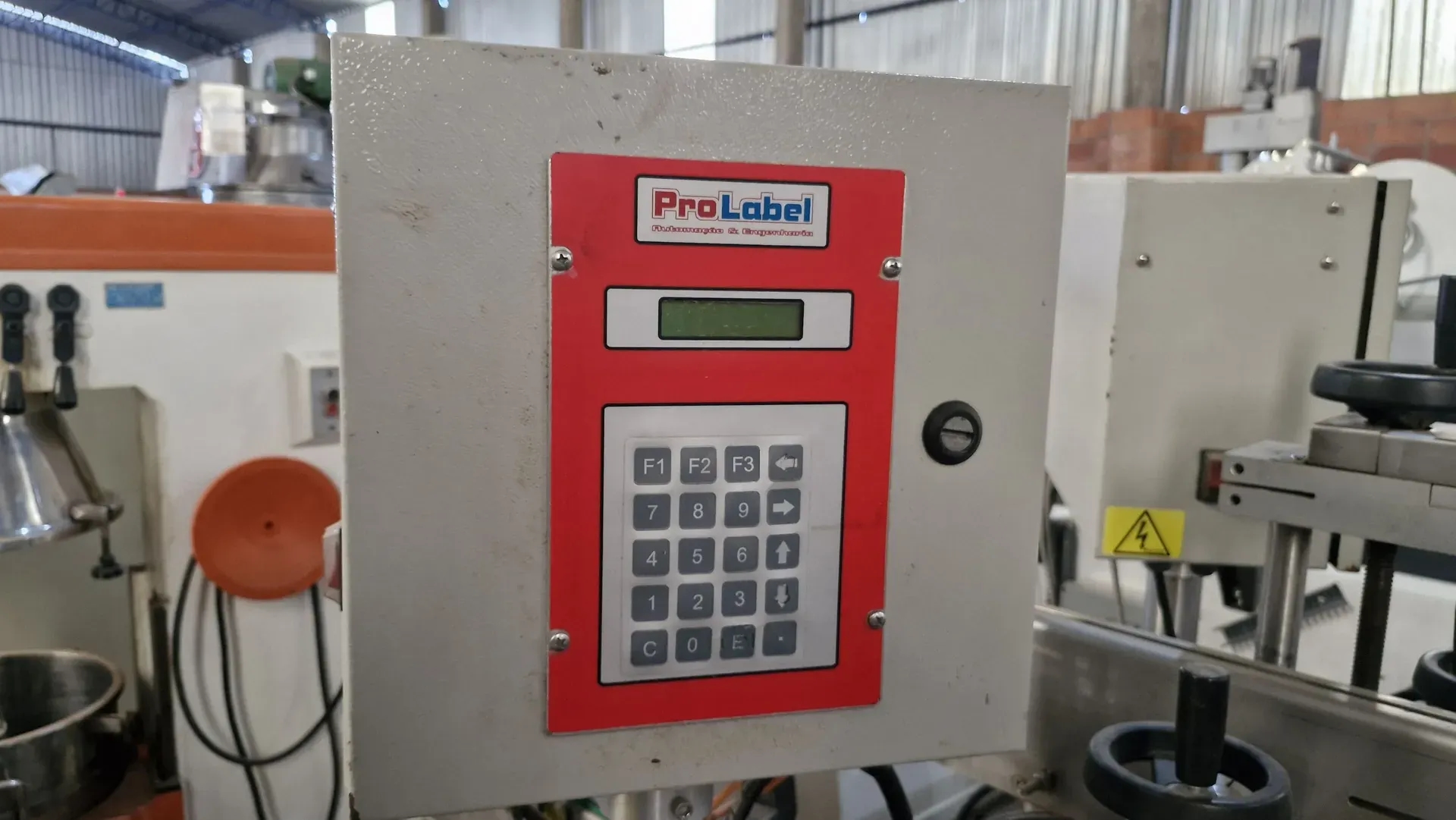 rotuladora-automatica-cabecote-duplo-para-rotulos-auto-adesivos-marca-prolabel