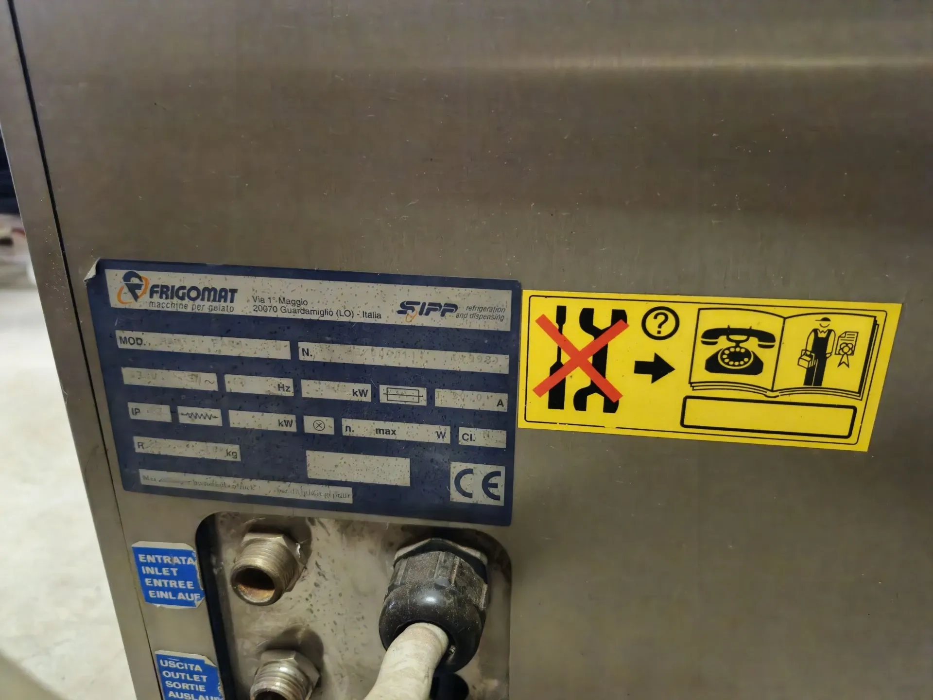 produtora-vertical-de-sorvete-gelato-italiano-marca-frigomat-capacidade-de-80-a-100-litros