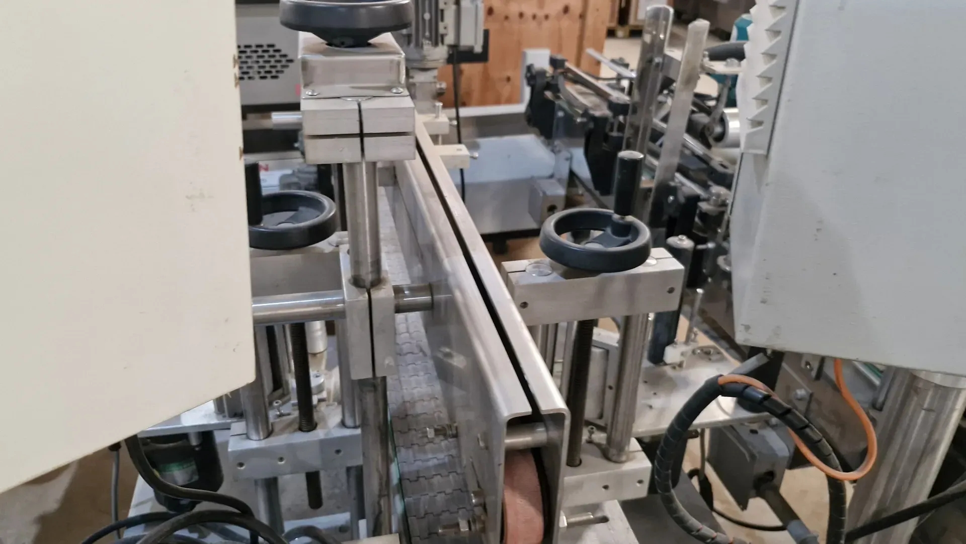 rotuladora-automatica-cabecote-duplo-para-rotulos-auto-adesivos-marca-prolabel