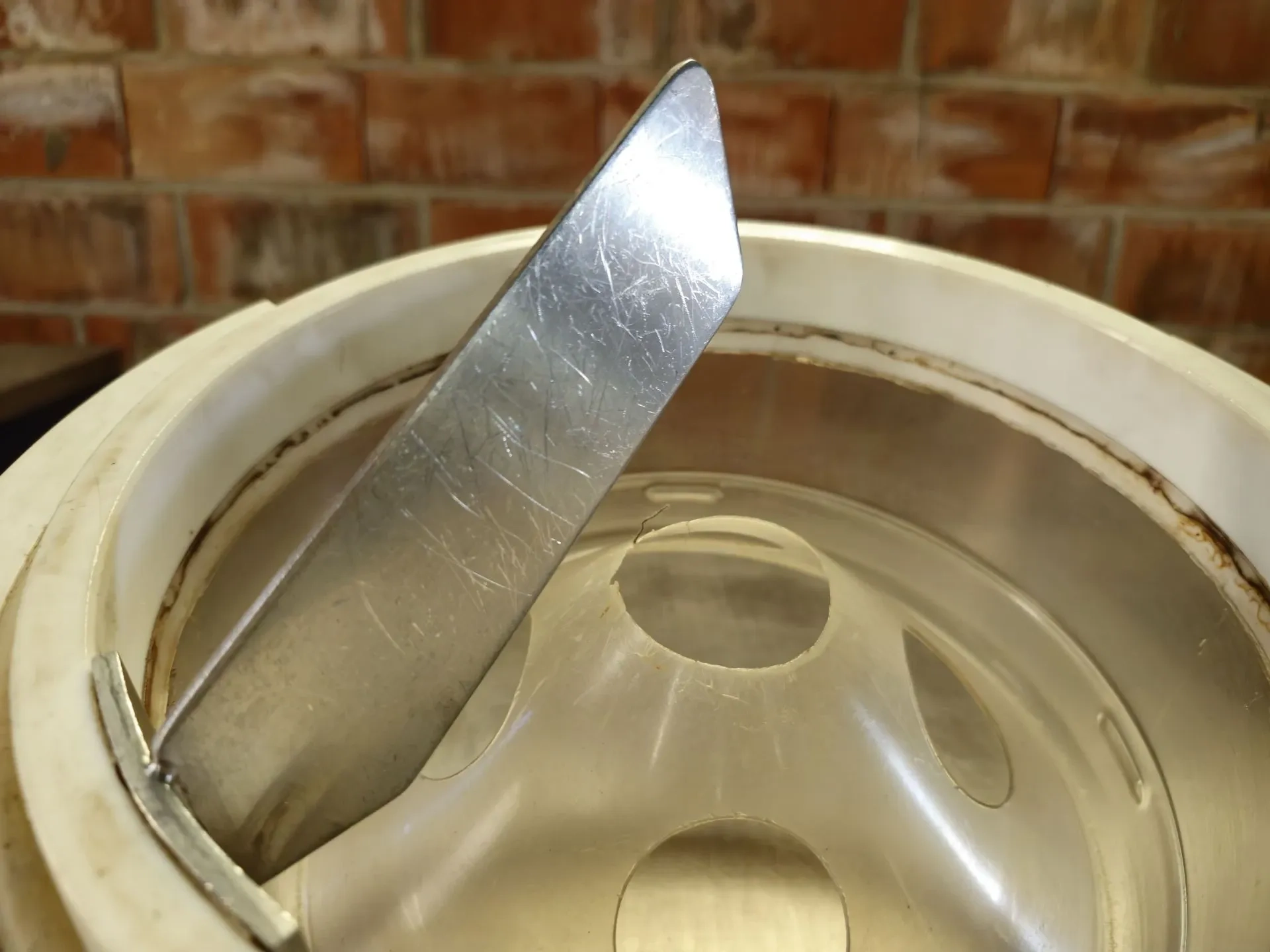 produtora-vertical-de-sorvete-gelato-italiano-marca-frigomat-capacidade-de-80-a-100-litros