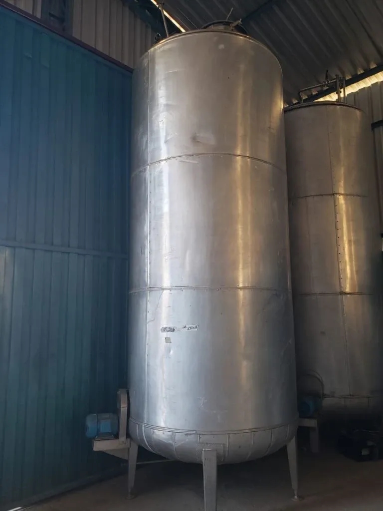 tanque-em-aco-inox-isolado-com-agitacao-capacidade-7500-litros-marca-zegla