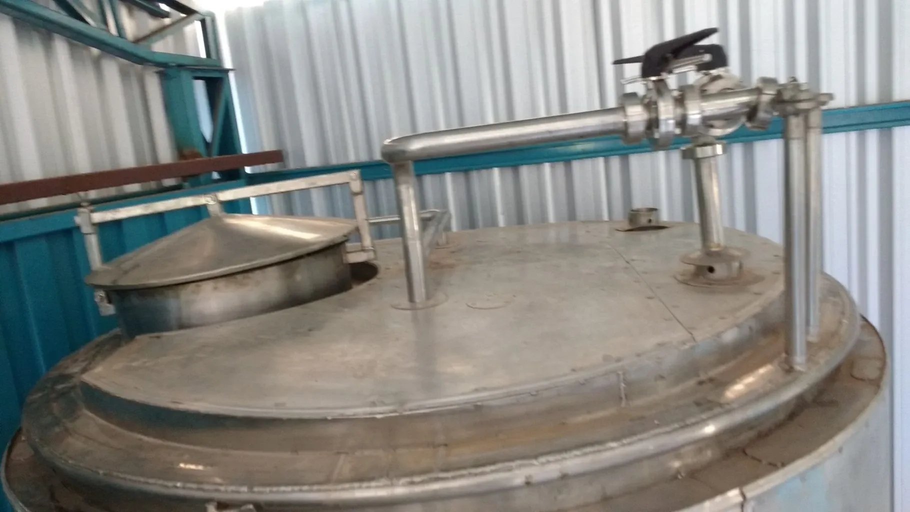 tanque-em-aco-inox-isolado-com-agitacao-capacidade-7500-litros-marca-zegla