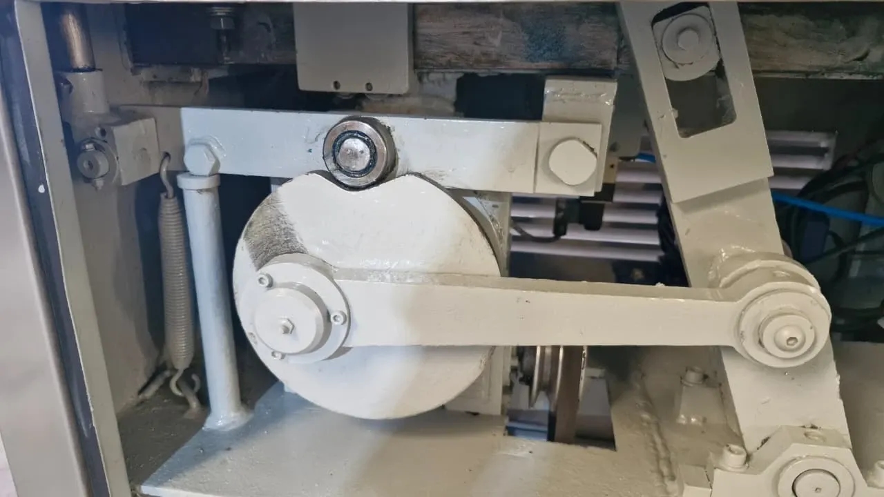 enroladora-moldadora-de-kibe-e-almondegas-marca-junior-frigometal