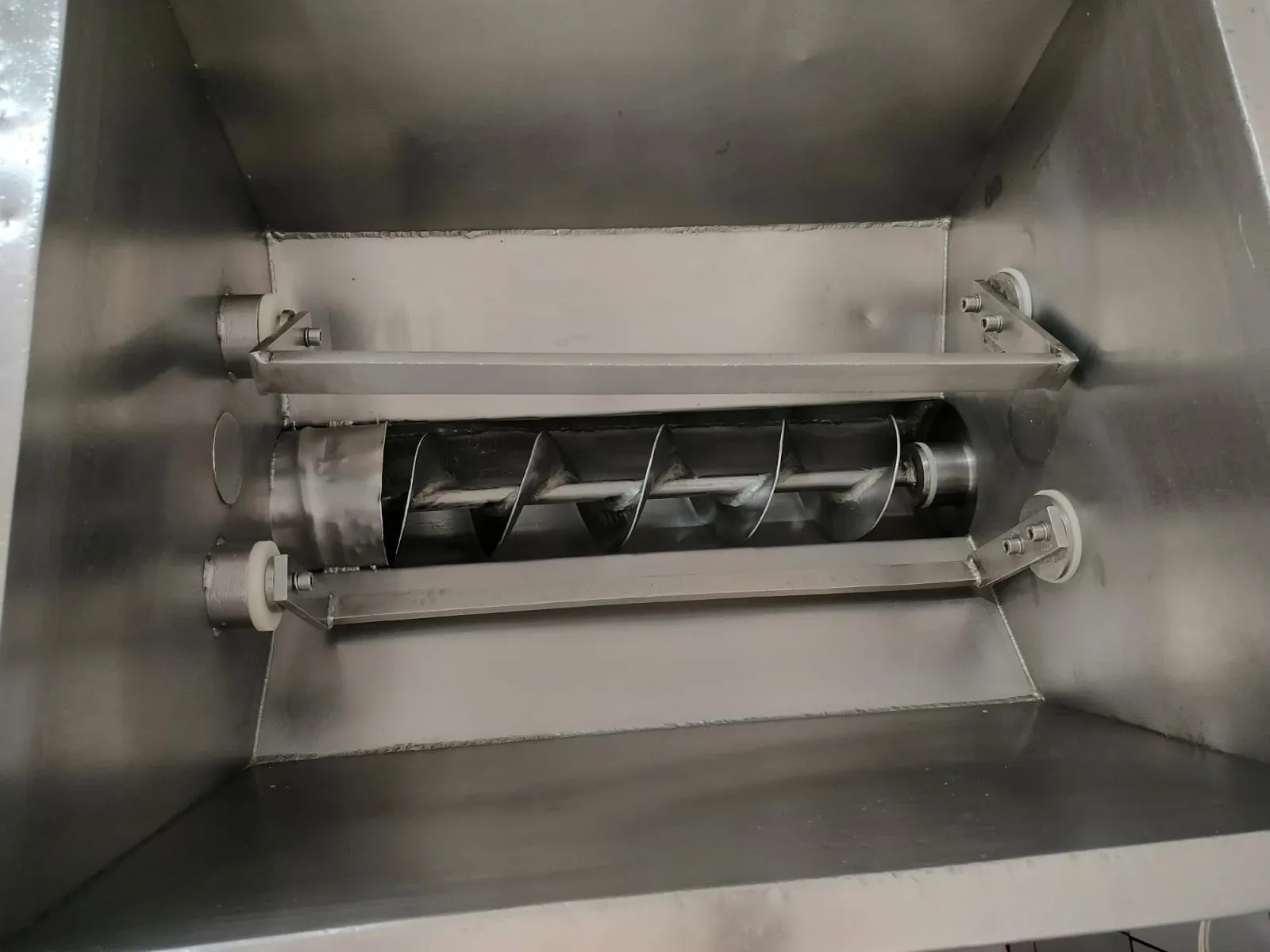 enroladora-moldadora-de-kibe-e-almondegas-marca-junior-frigometal