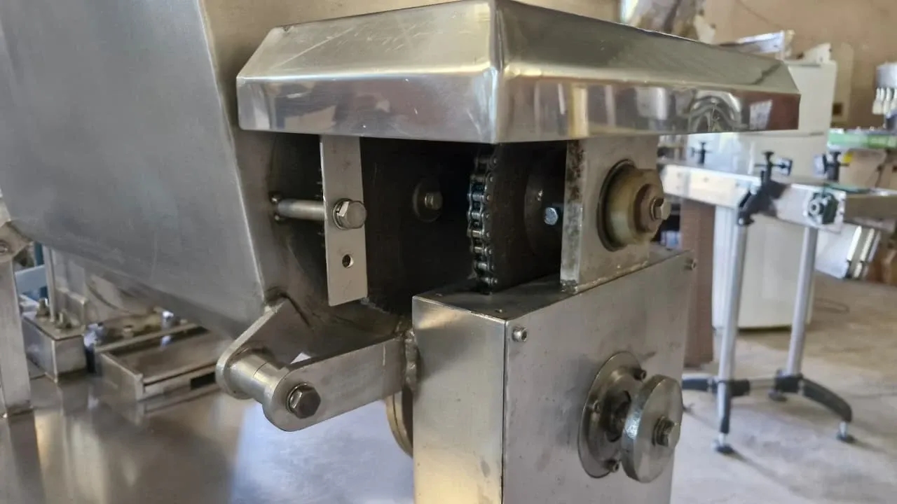 enroladora-moldadora-de-kibe-e-almondegas-marca-junior-frigometal