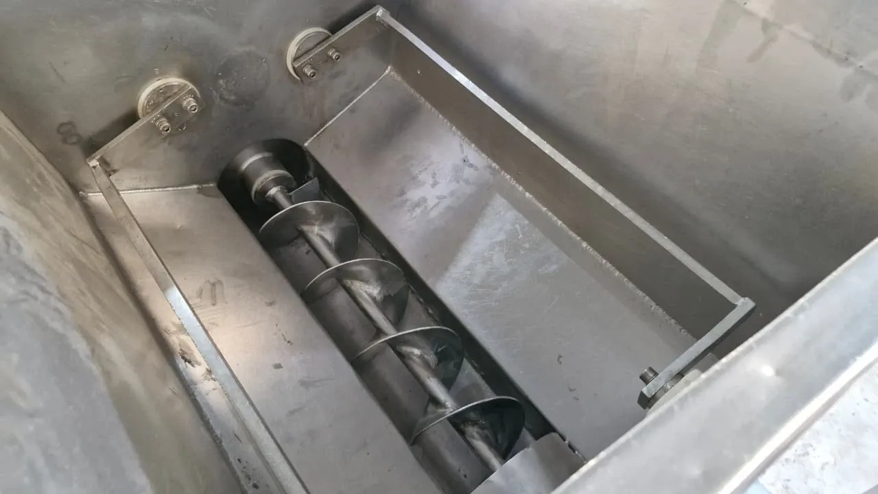 enroladora-moldadora-de-kibe-e-almondegas-marca-junior-frigometal