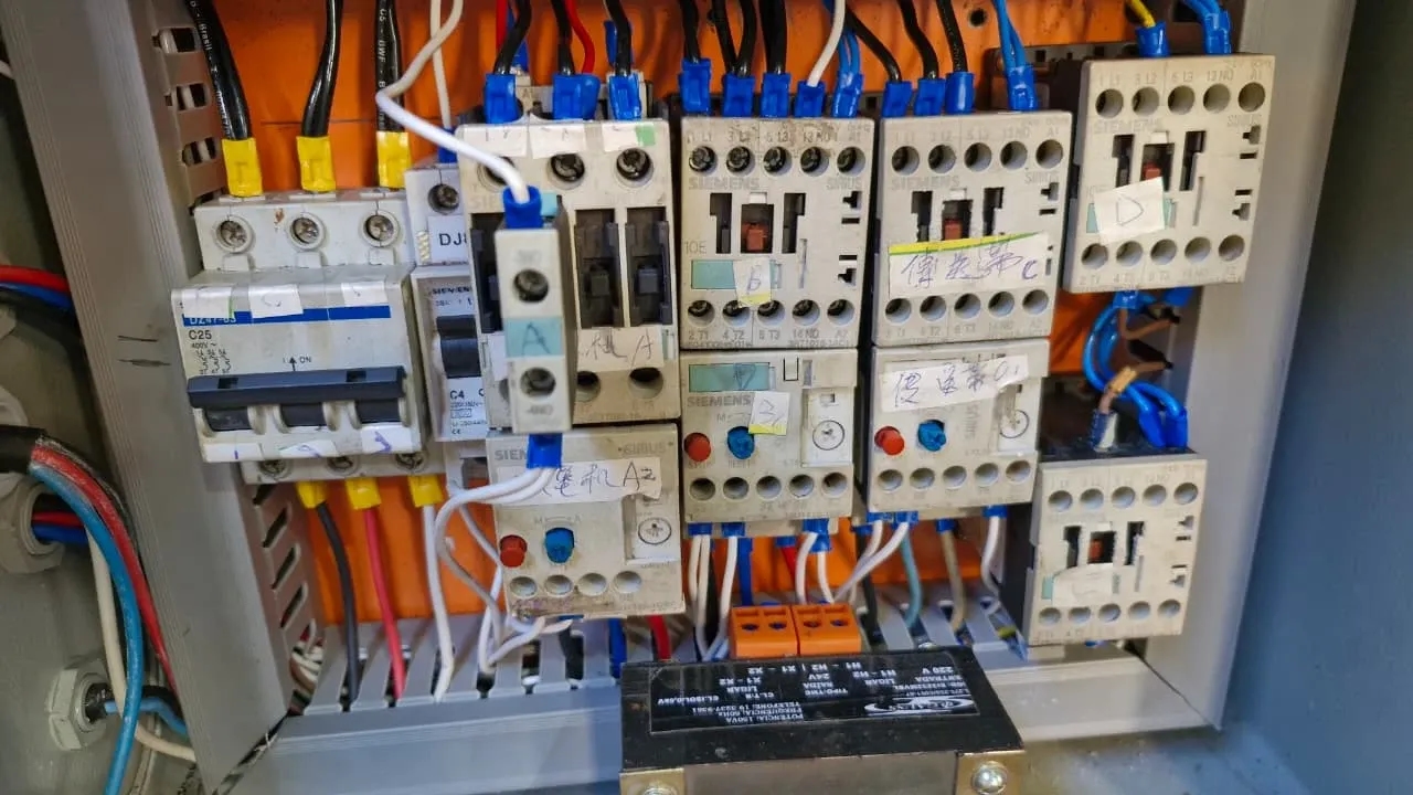 enroladora-moldadora-de-kibe-e-almondegas-marca-junior-frigometal