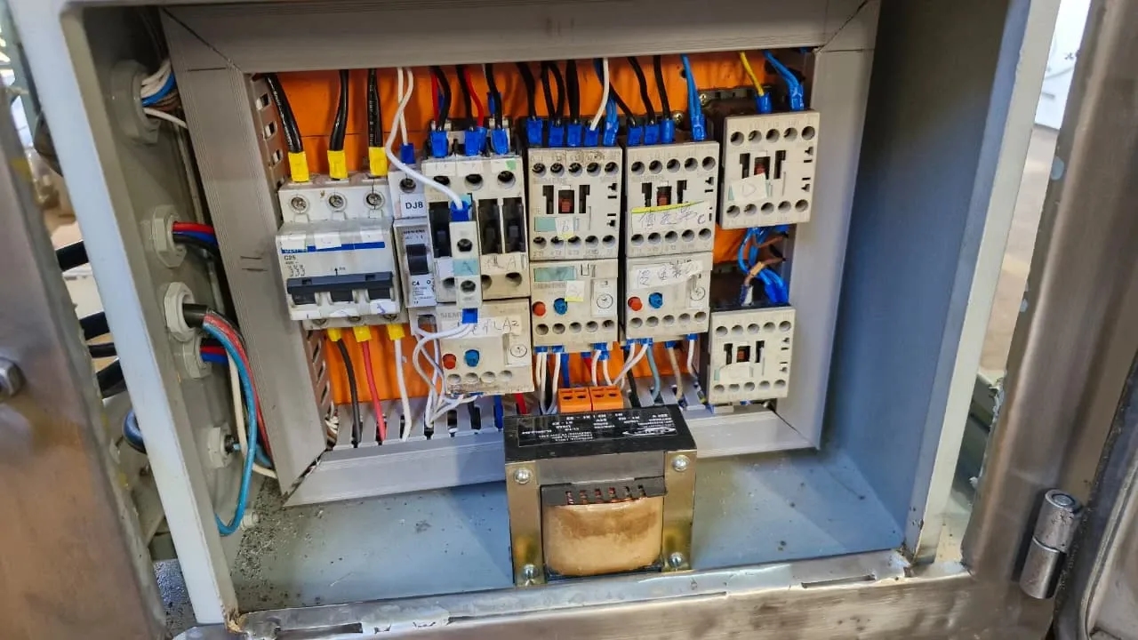 enroladora-moldadora-de-kibe-e-almondegas-marca-junior-frigometal