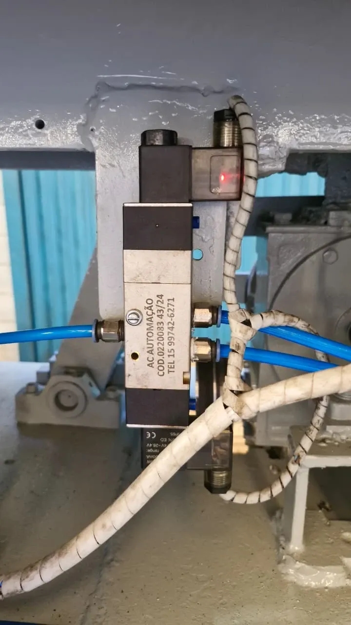 enroladora-moldadora-de-kibe-e-almondegas-marca-junior-frigometal