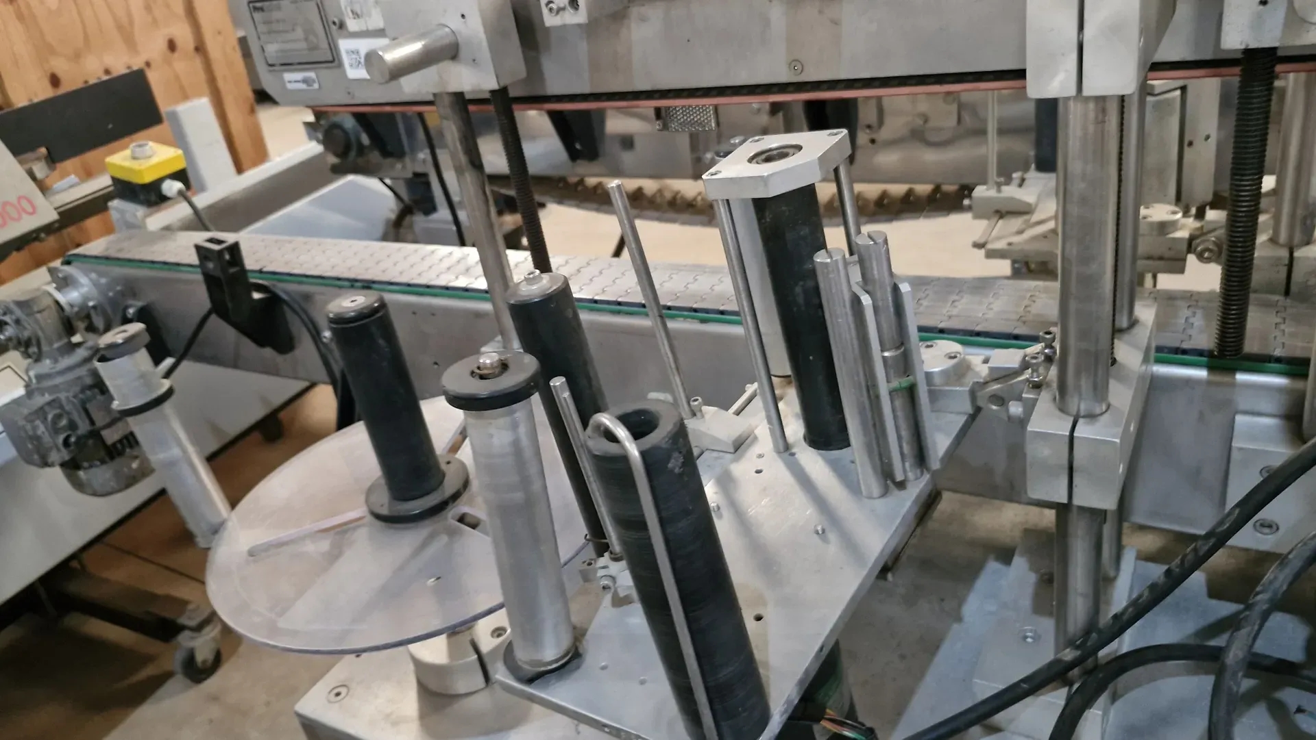 rotuladora-automatica-cabecote-duplo-para-rotulos-auto-adesivos-marca-prolabel