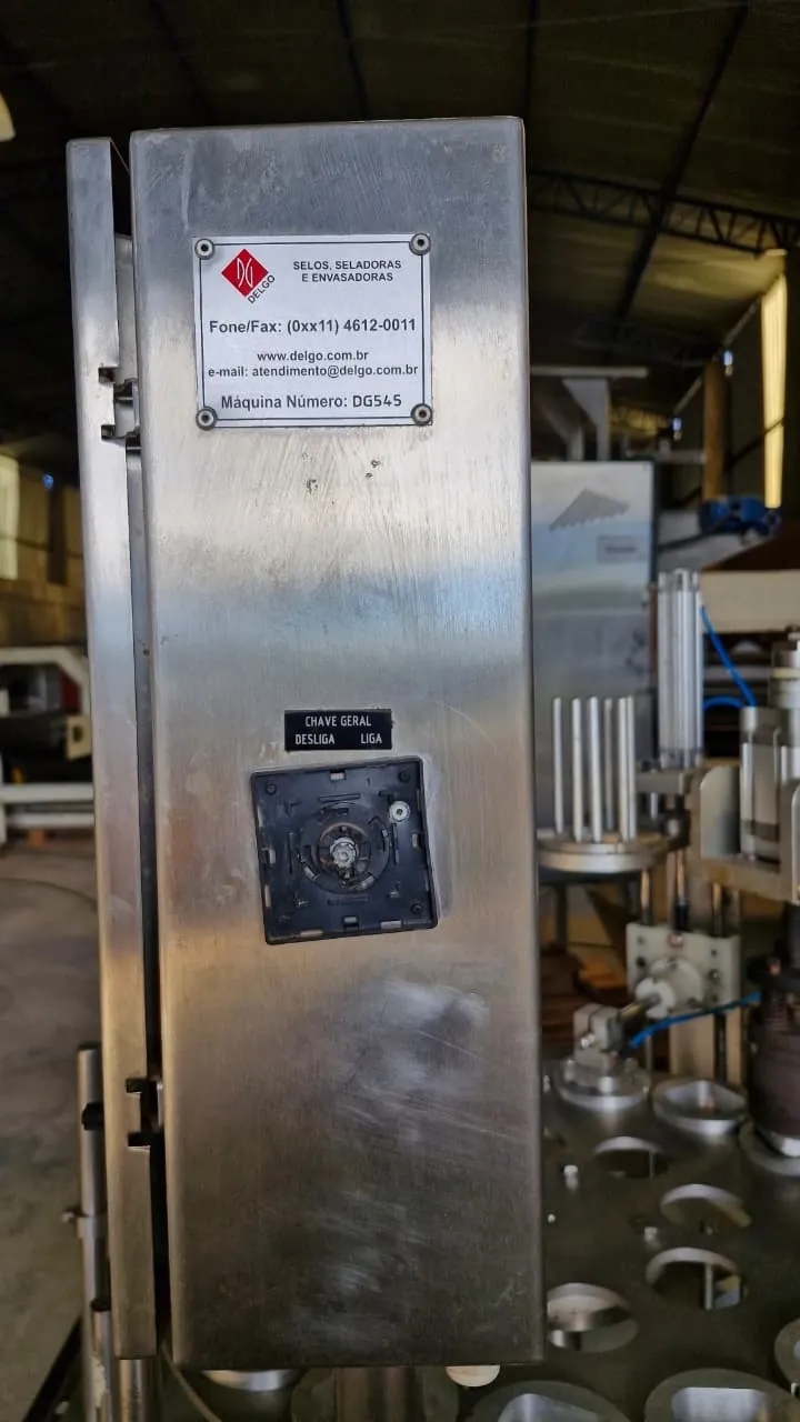seladora-rotativa-em-aco-inox-com-selo-de-aluminio-para-potes-copos-e-frascos-marca-delgo