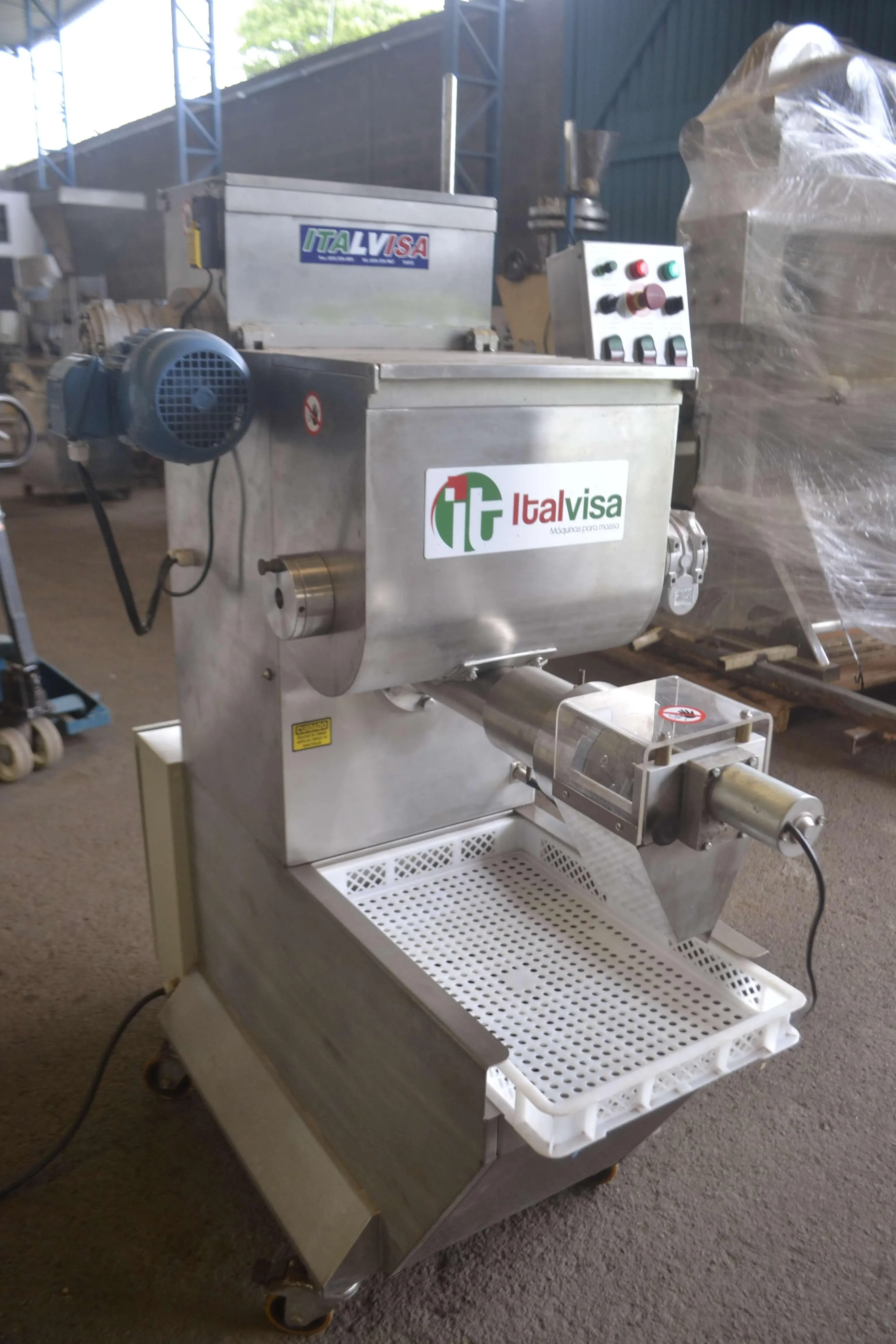 extrusora-massa-cap-60-kg-marca-Italvisa
