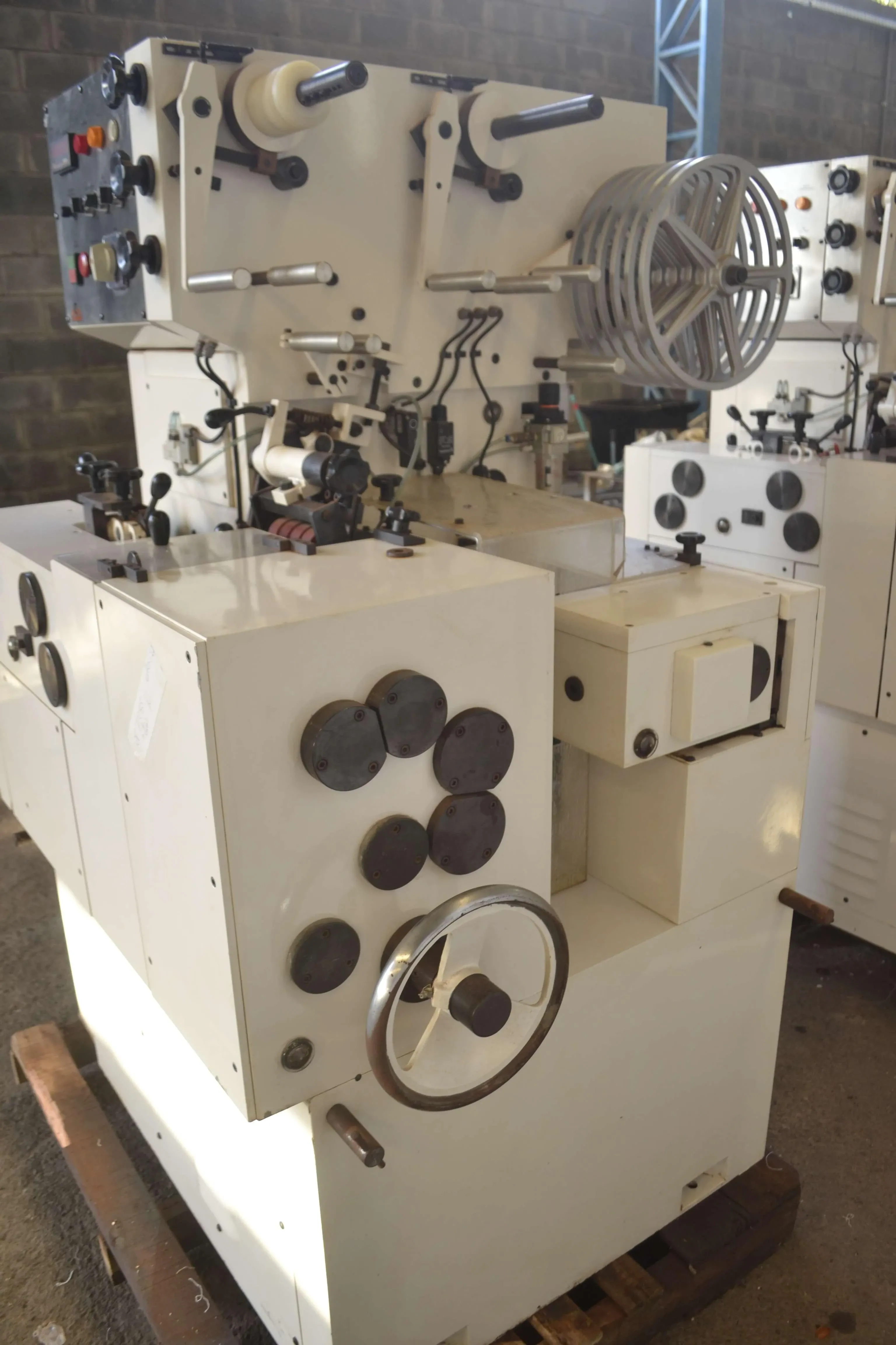 embaladora-balas-de-dupla-torcao-marca-remac