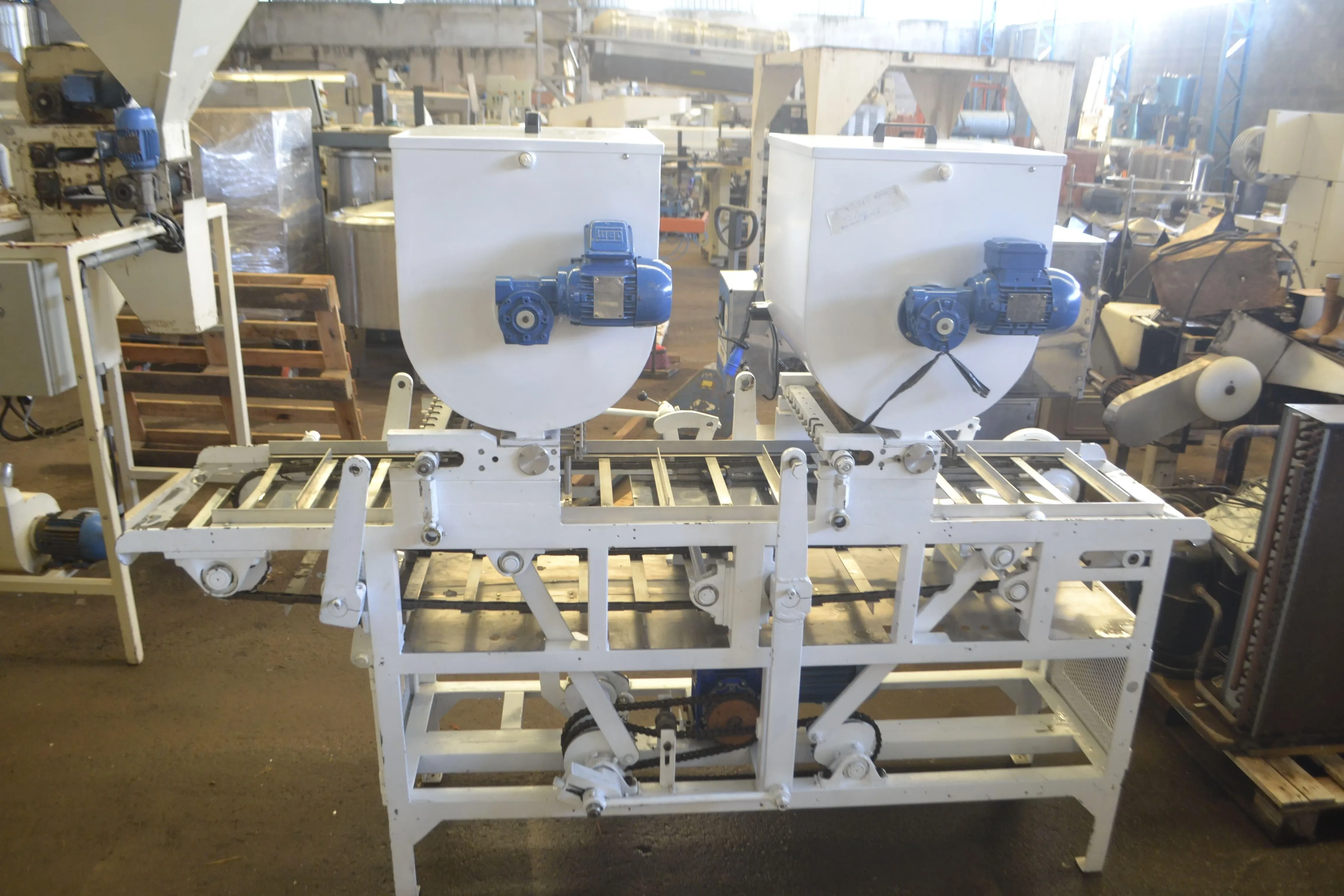 dosadora-de-chocolate-com-20-bicos-marca-jcmaq