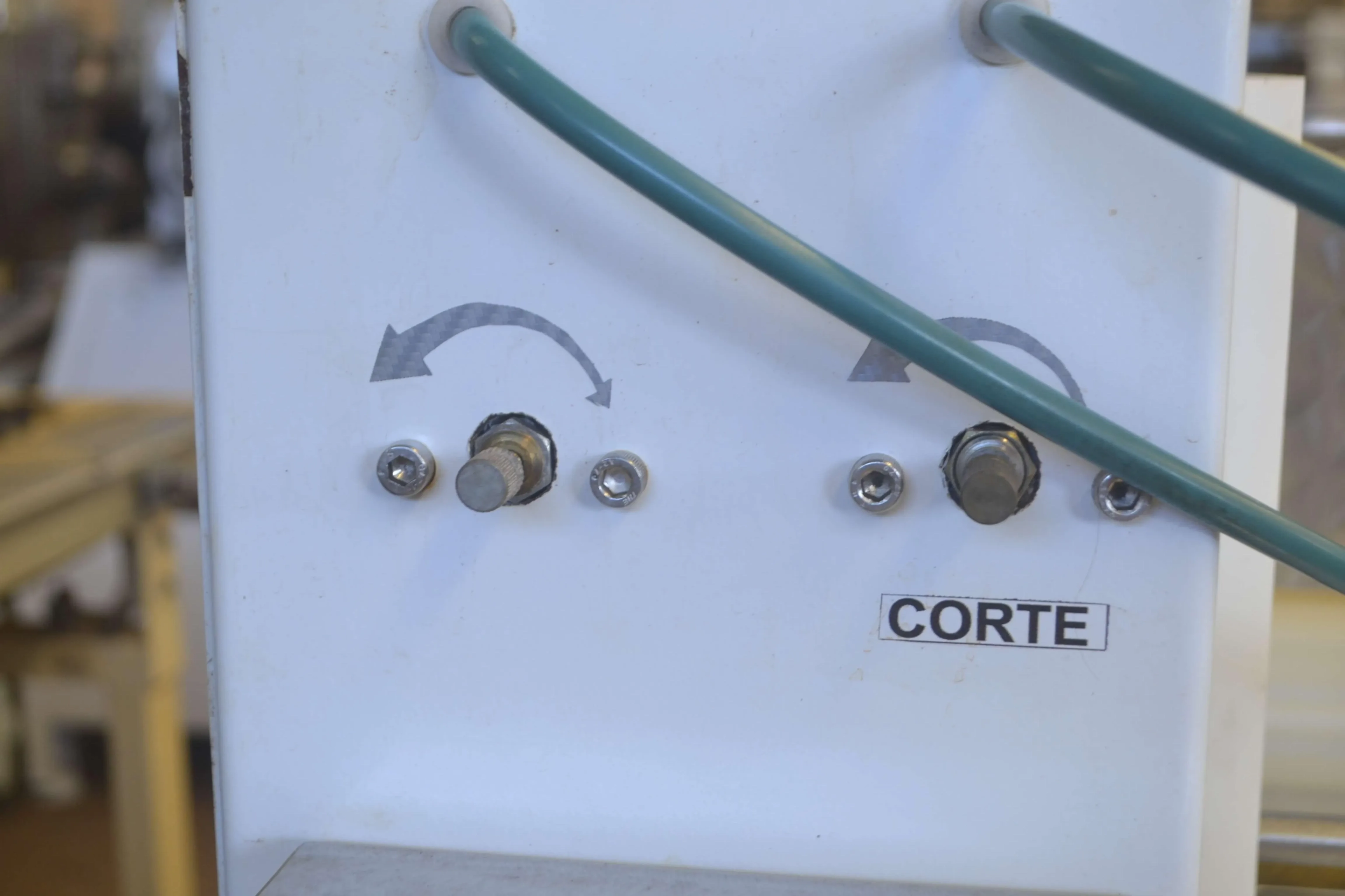 corte-arame-roseteira-marca-wandder