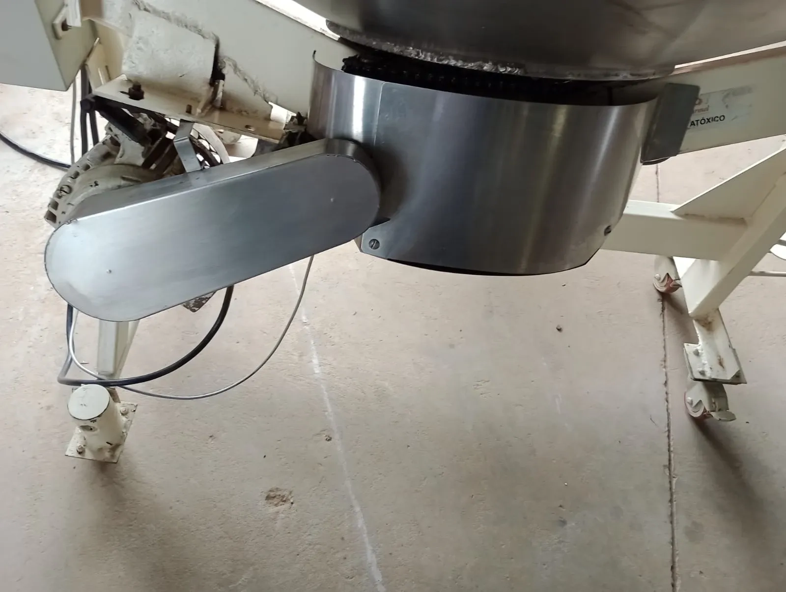 drageadeira-misturador-tipo-betoneira-em-aco-inox-250-litros