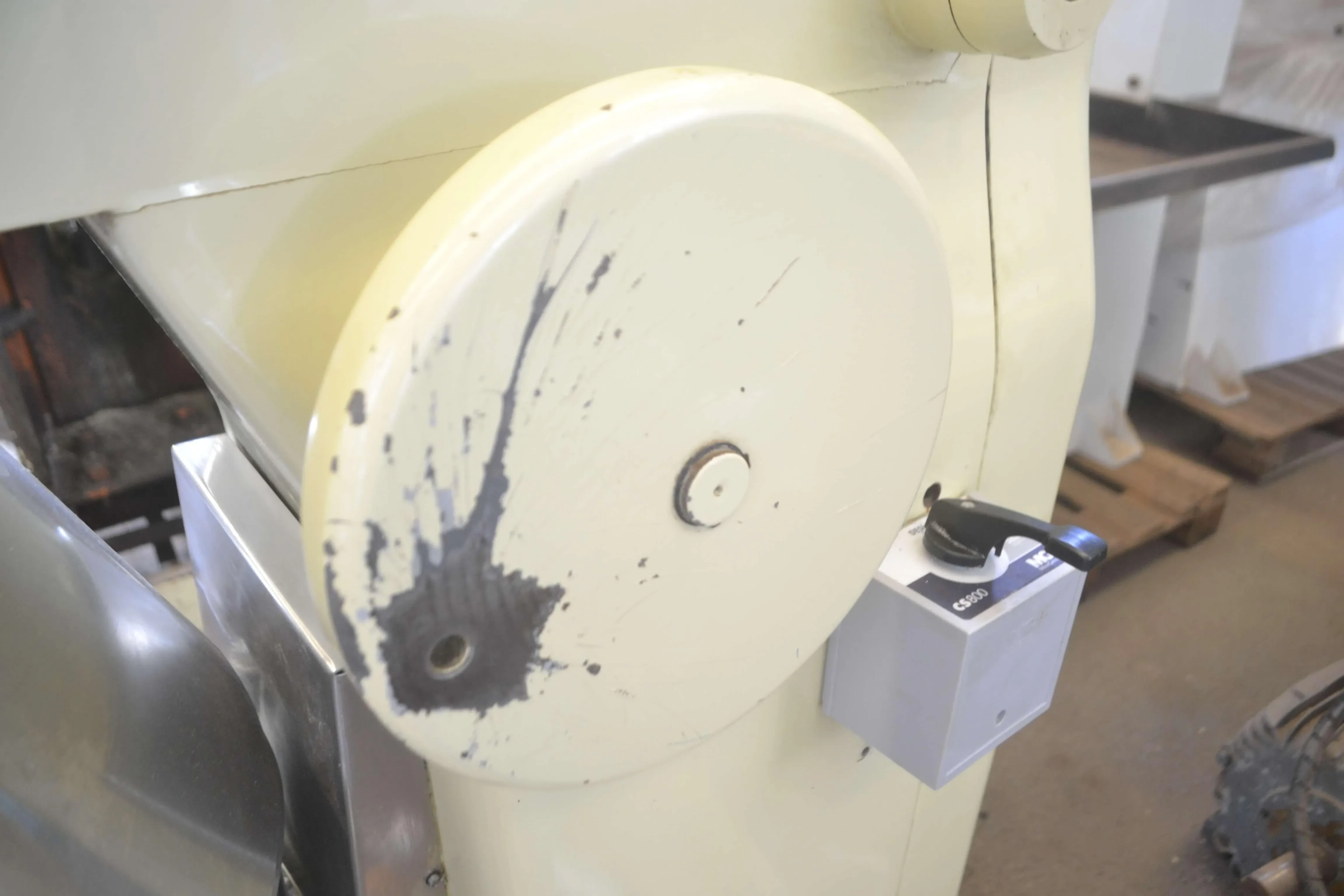 batedeira-planetaria-capacidade-80-litros-marca-amadio