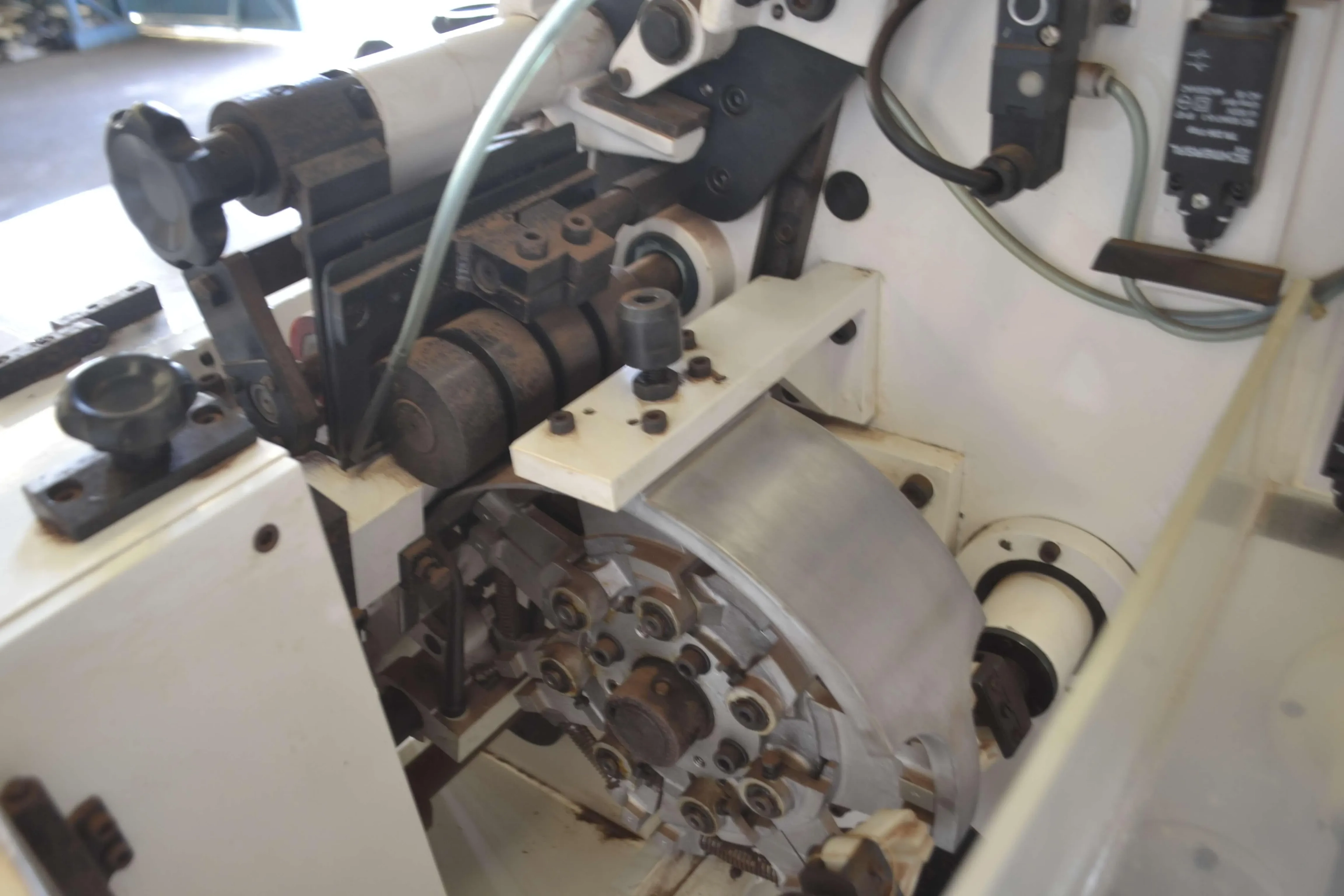 embaladora-balas-de-dupla-torcao-marca-remac