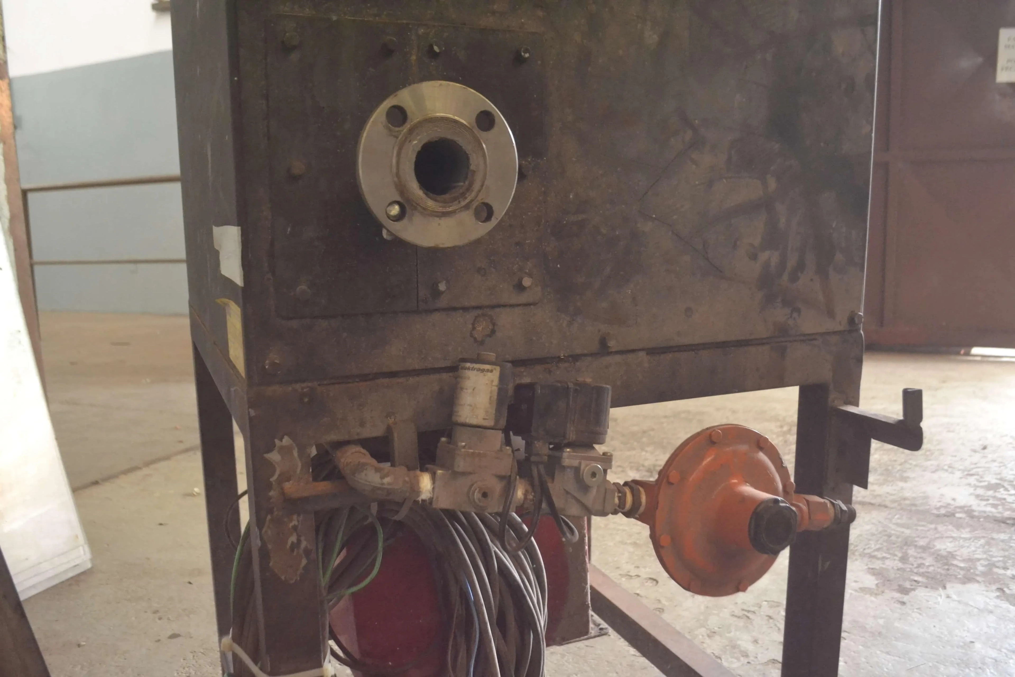 linha-automatica-salgados-capacid-300-kg-mci