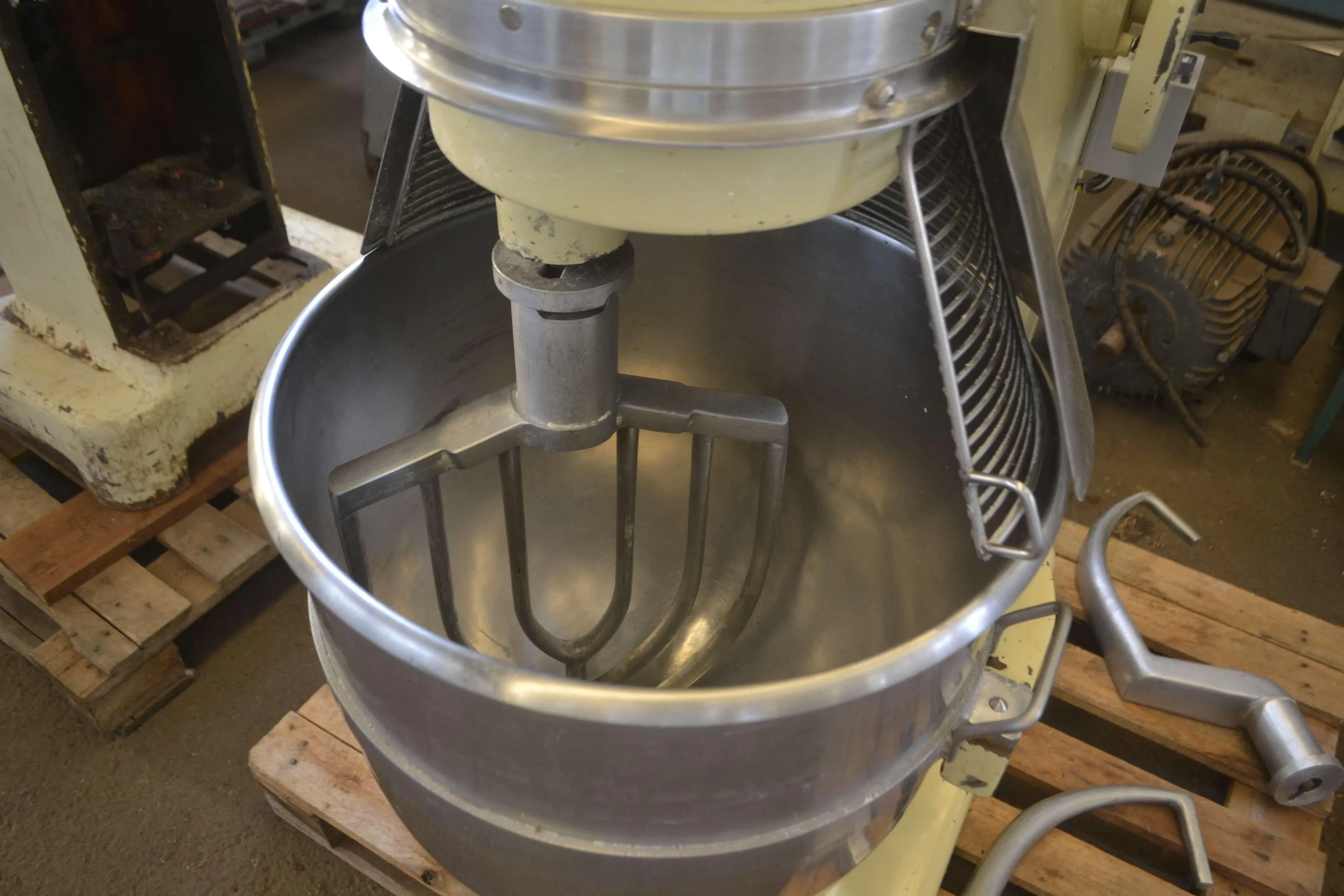 batedeira-planetaria-capacidade-80-litros-marca-amadio