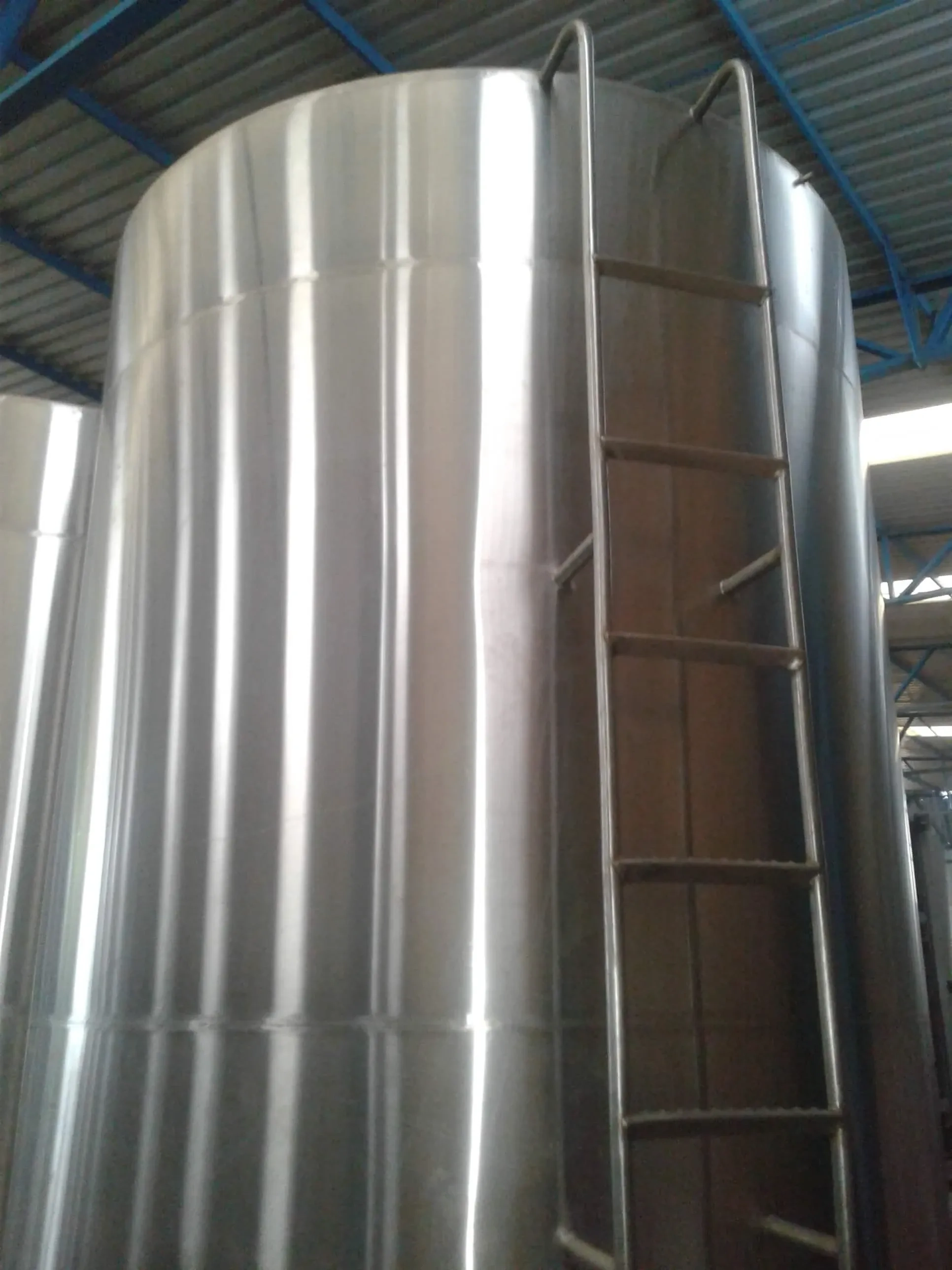 tanque-reservatorio-em-inox-7-mil-litros