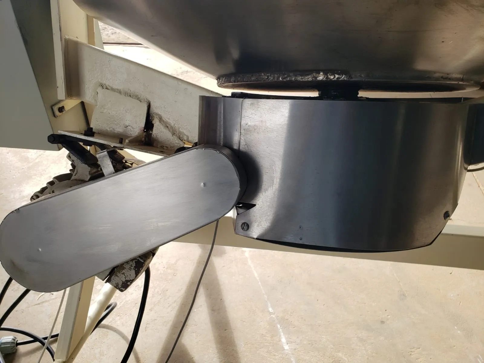 drageadeira-misturador-tipo-betoneira-em-aco-inox-250-litros