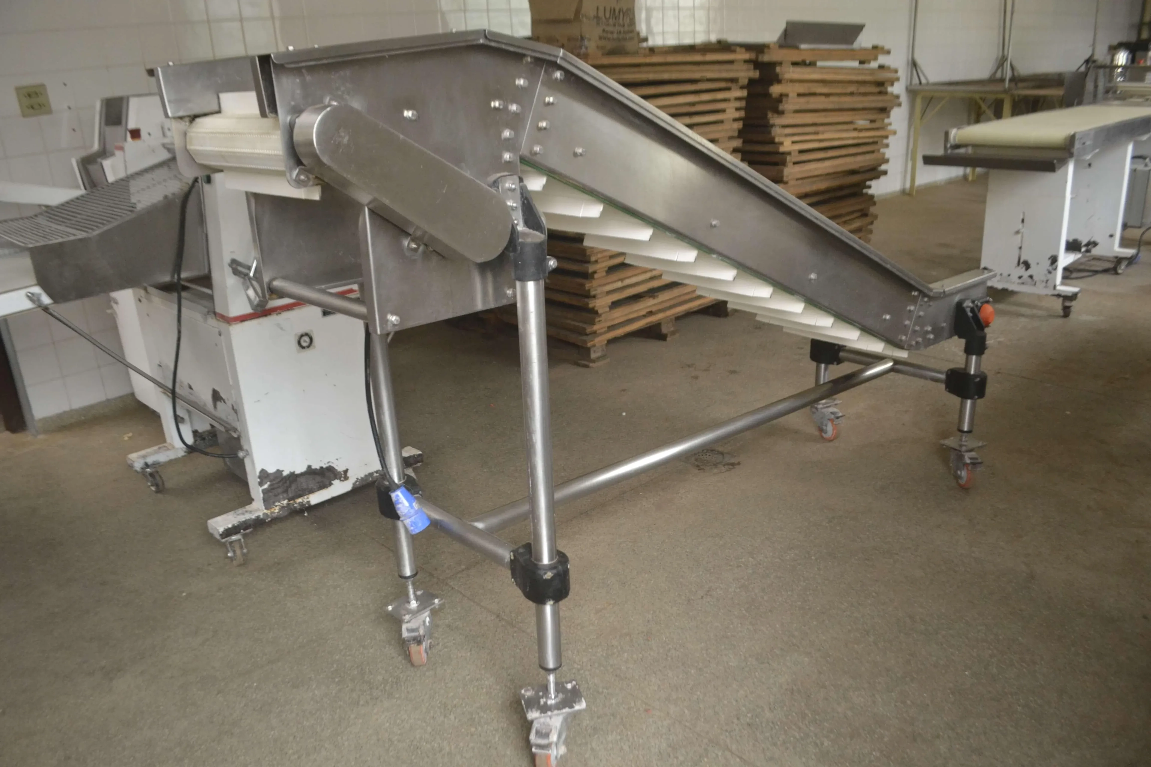 linha-automatica-salgados-capacid-300-kg-mci