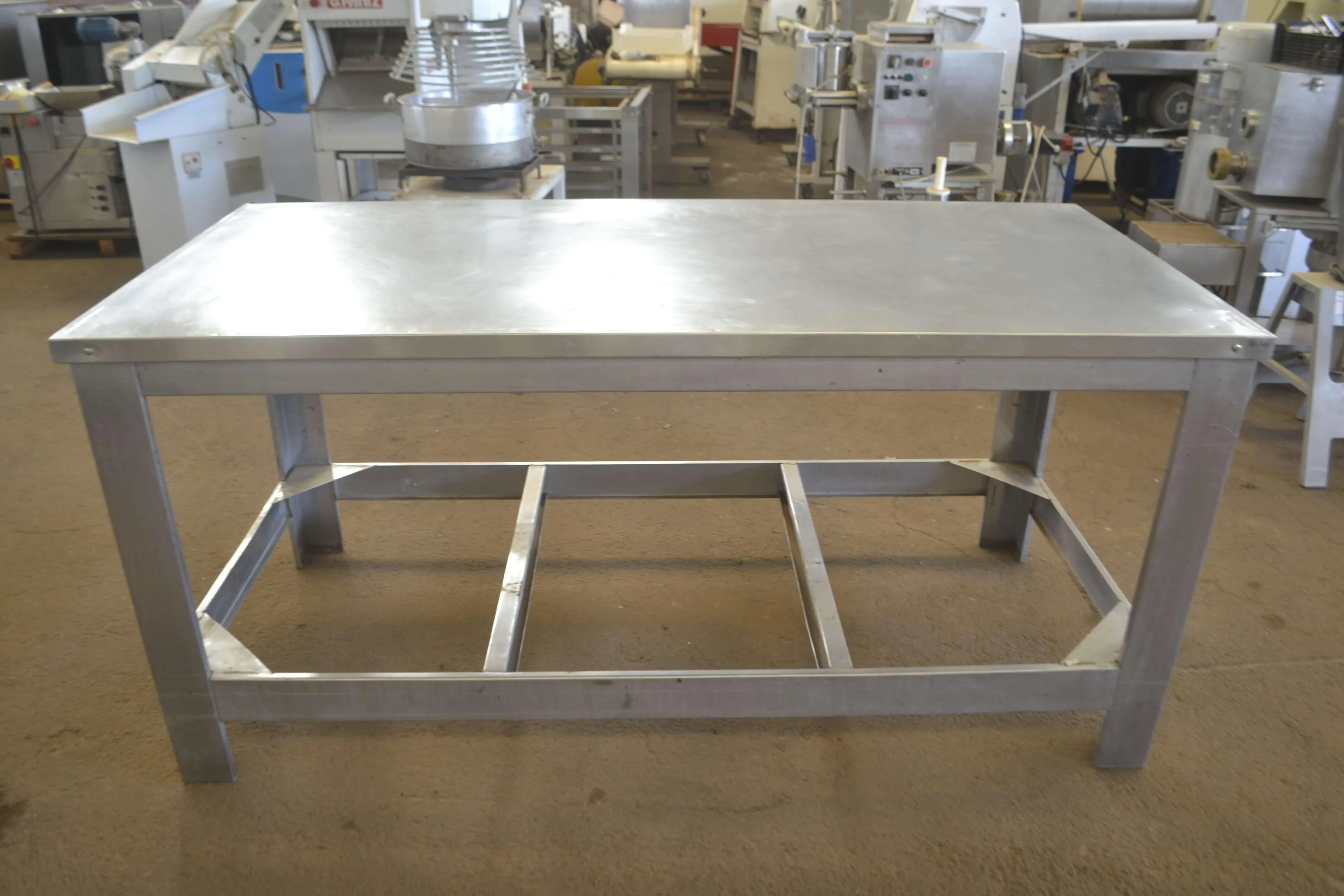 mesa-industrial-em-aco-inox-2-x-1-m