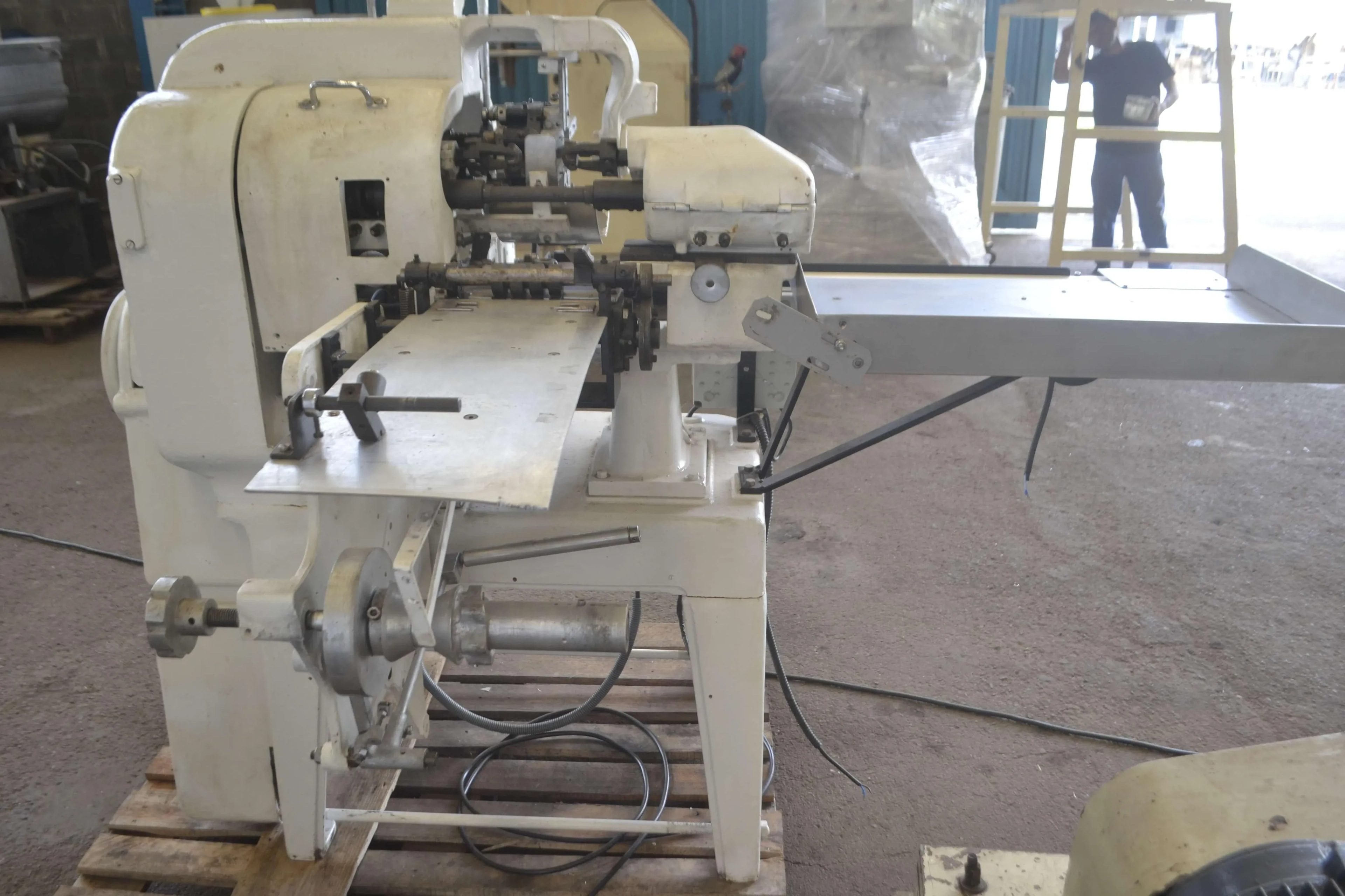 embaladora-automatica-de-dupla-torcao-marca-forgrove