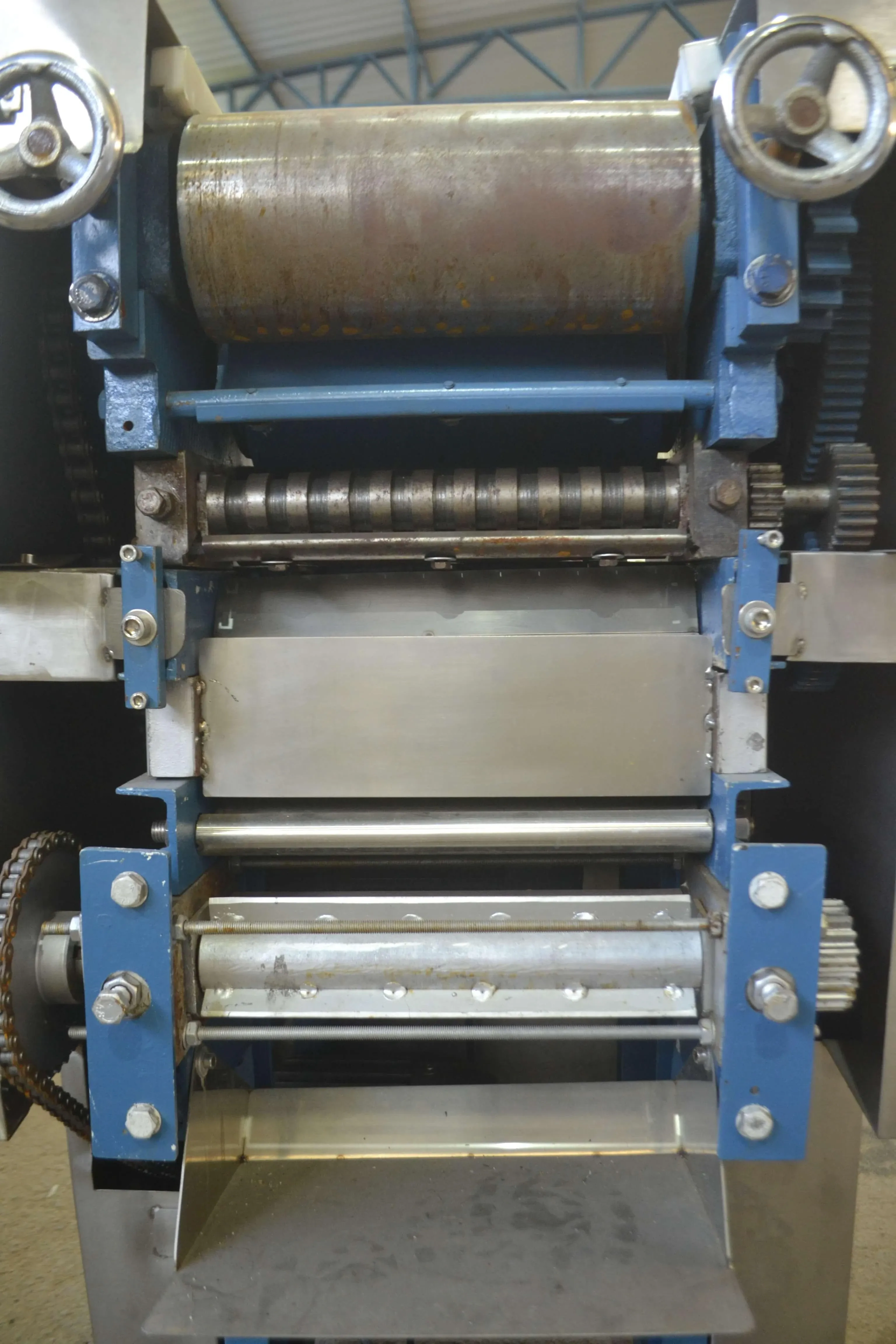 moldadora-e-cortadora-de-massinha-de-trigo-260-mm