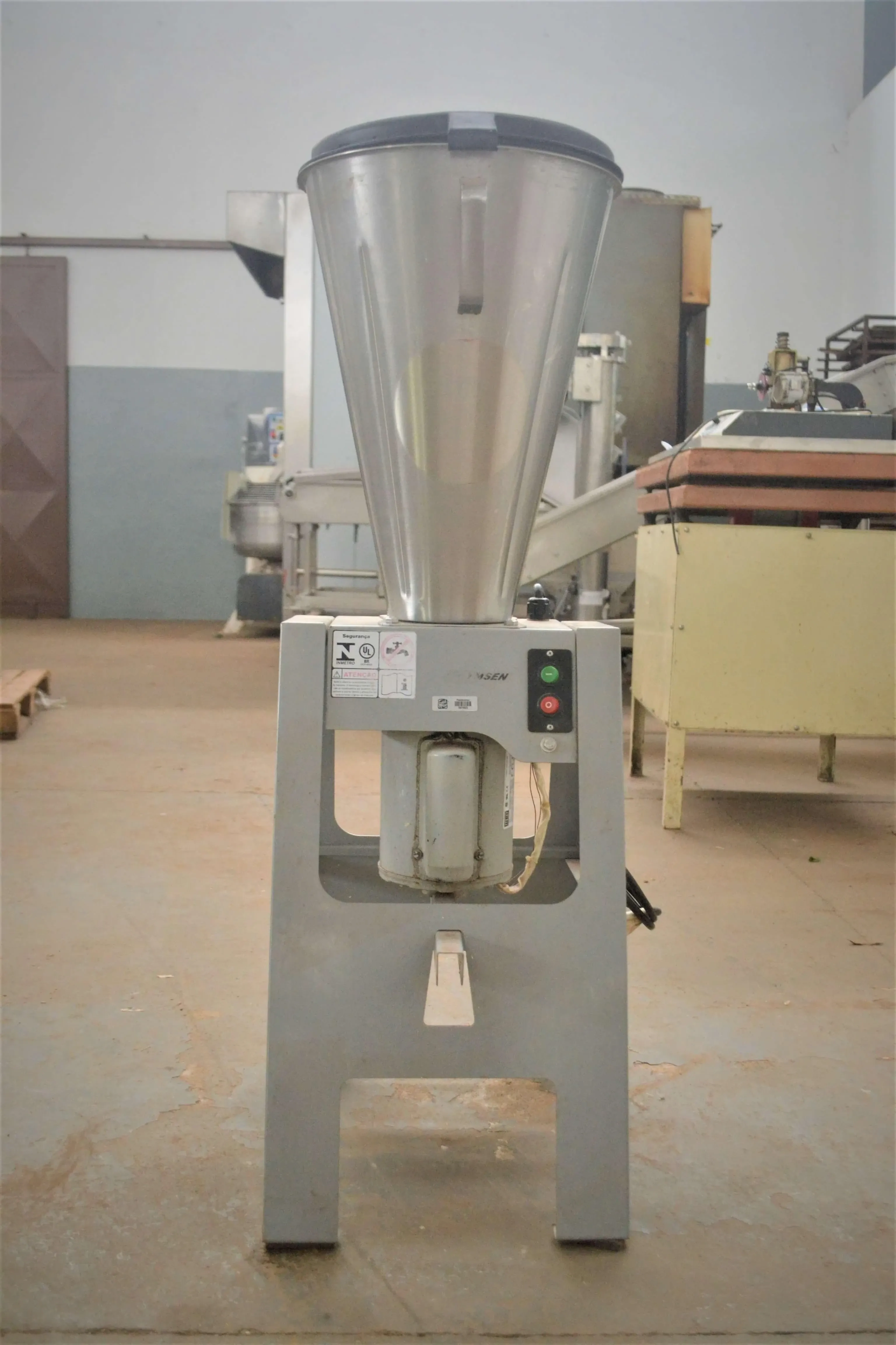 liquidificador-basculante-marca-skymsen