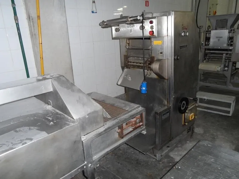 ravioleteira-e-capeleteira