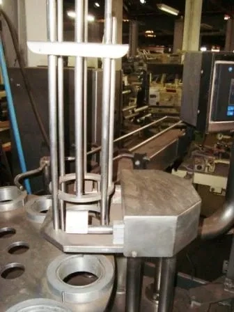 envasadora-rotativa-para-pastosos-marca-bisignano