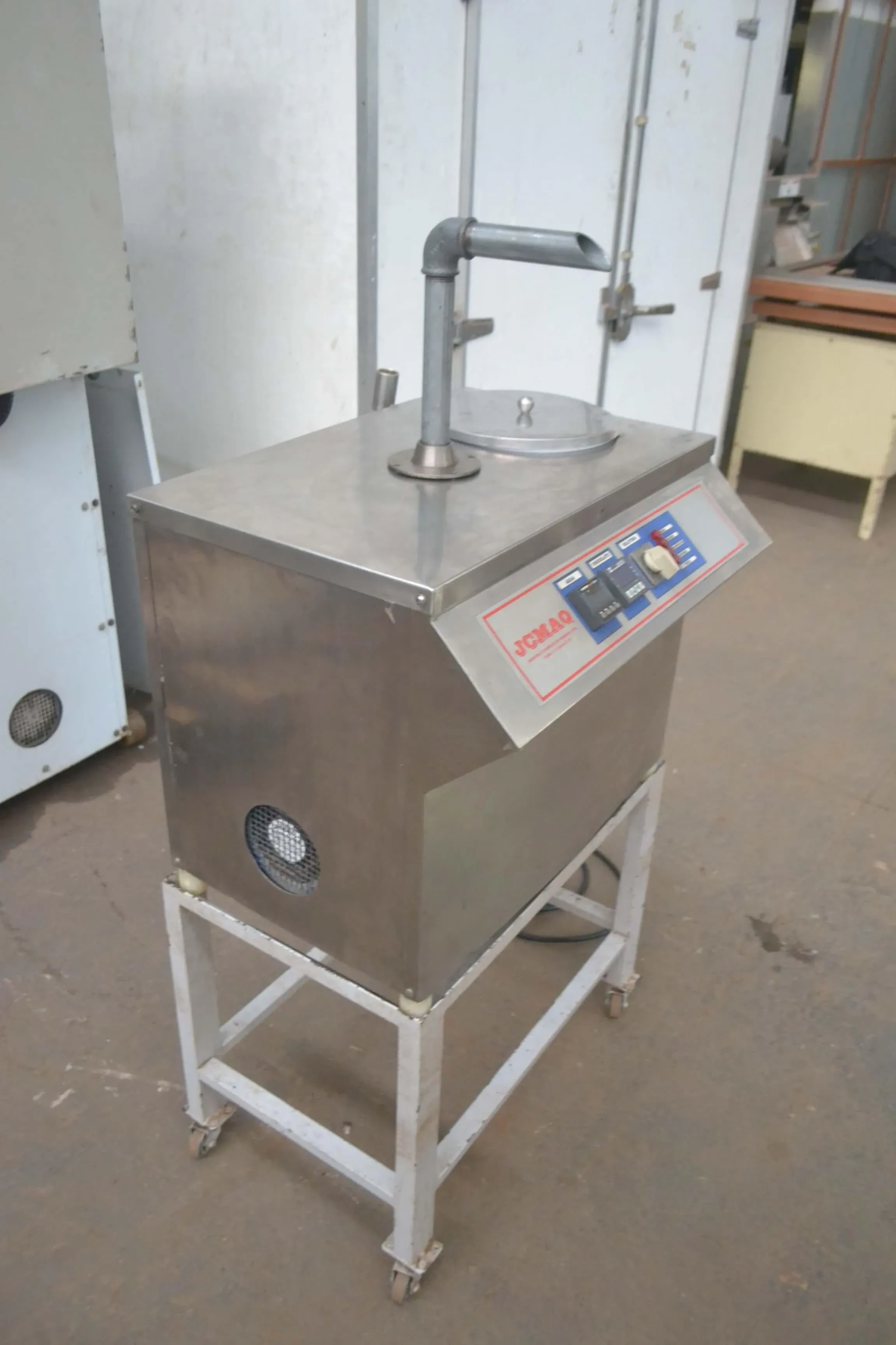 temperadeira-de-chocolates-capacidade-30-kg-hora-marca-jcmaq