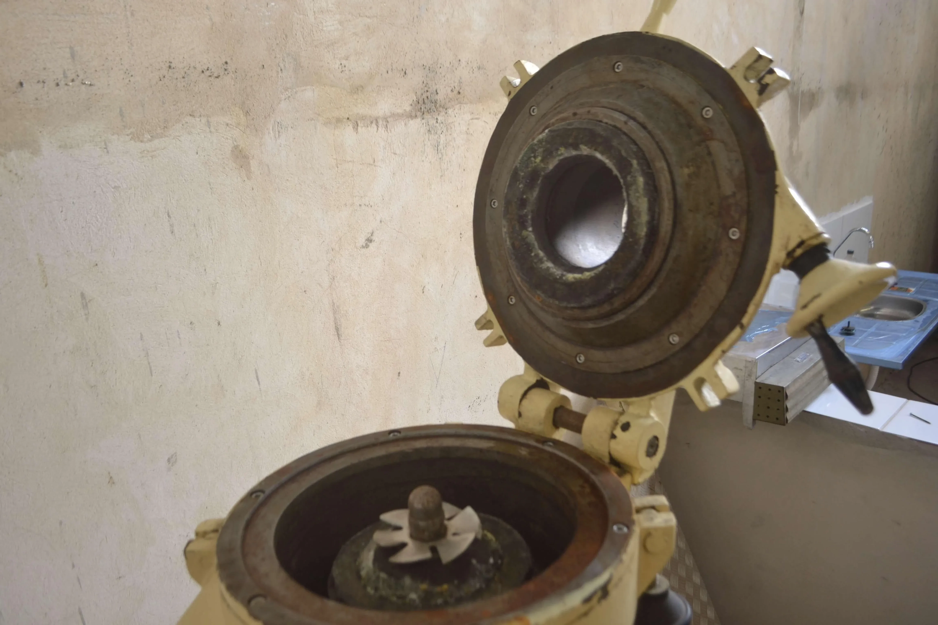 moinho-de-discos-de-corundum-capacidade-1200-l-hora-marca-meteor