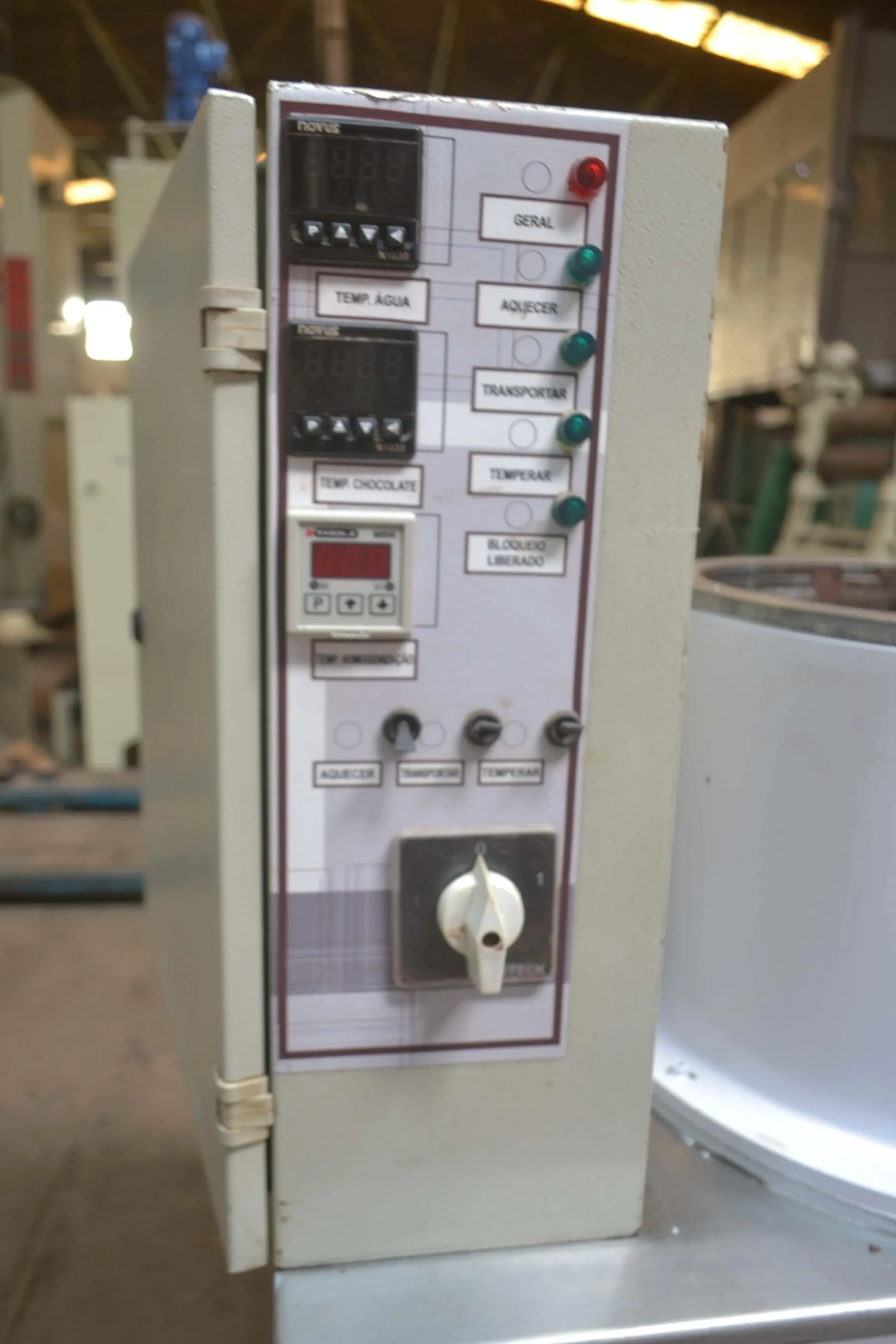 temperadeira-de-chocolates-marca-pirog-capacidade-80-kg-h