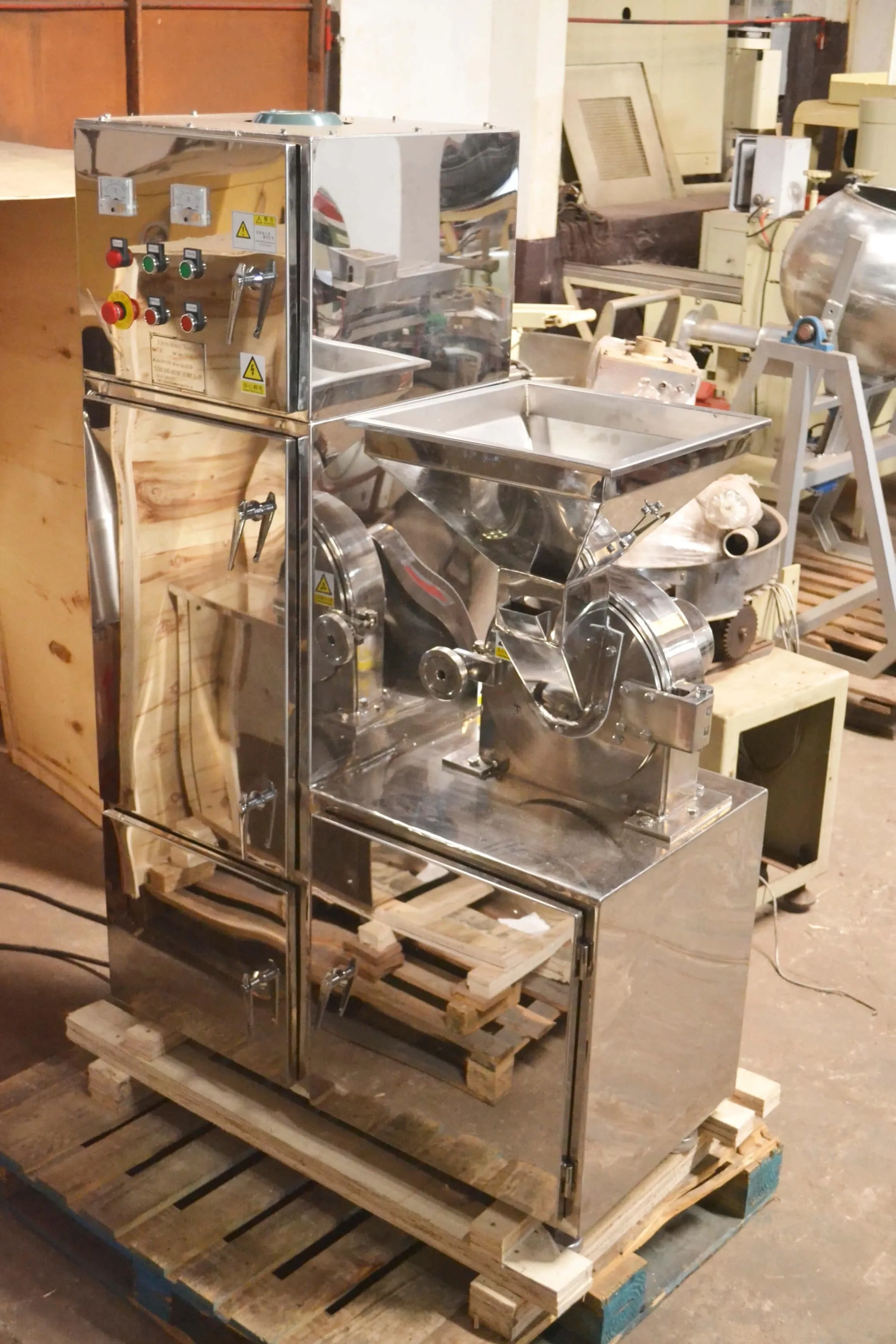 moinho-universal-em-aco-inox-capacidade-250-kg-h