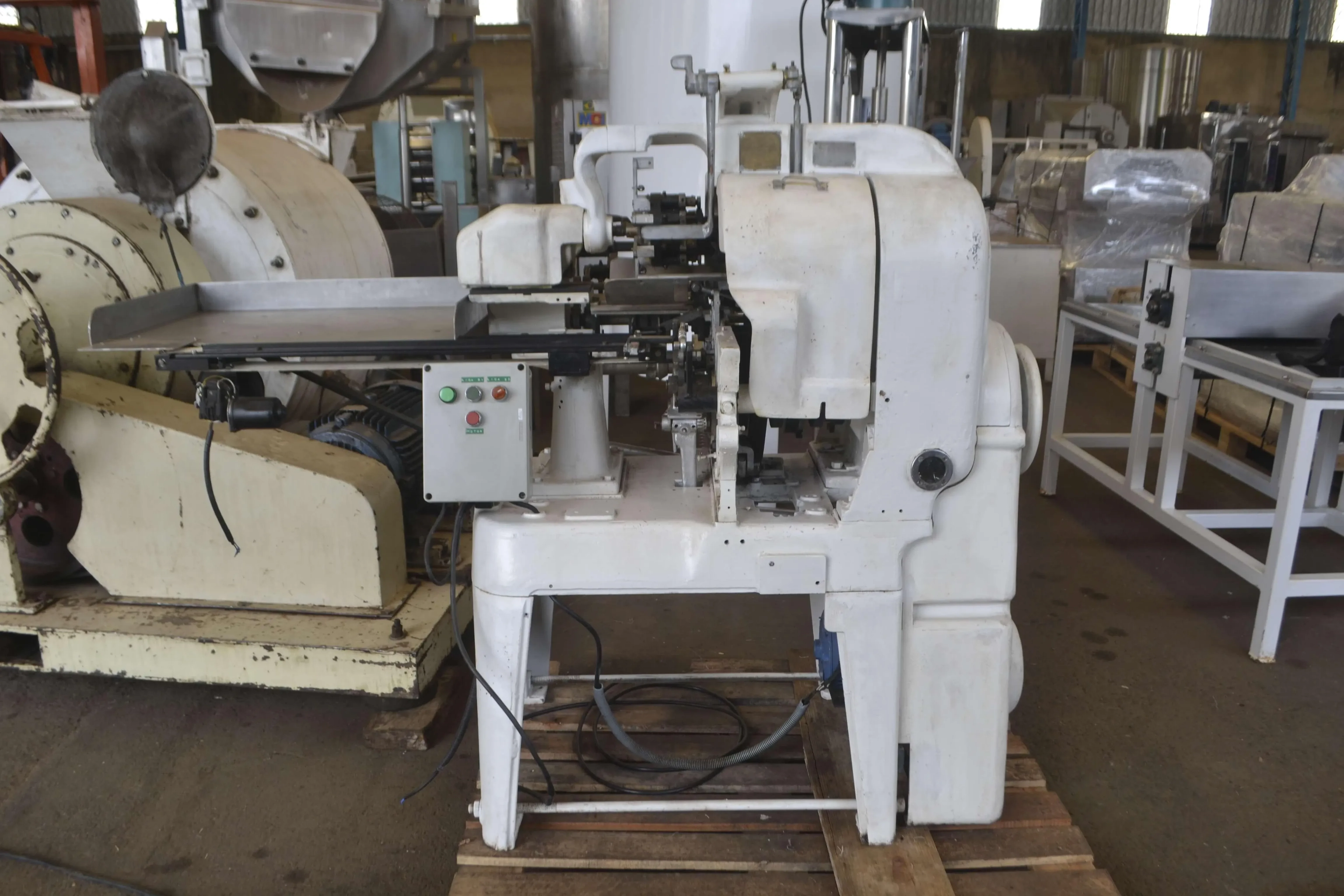 embaladora-automatica-de-dupla-torcao-marca-forgrove