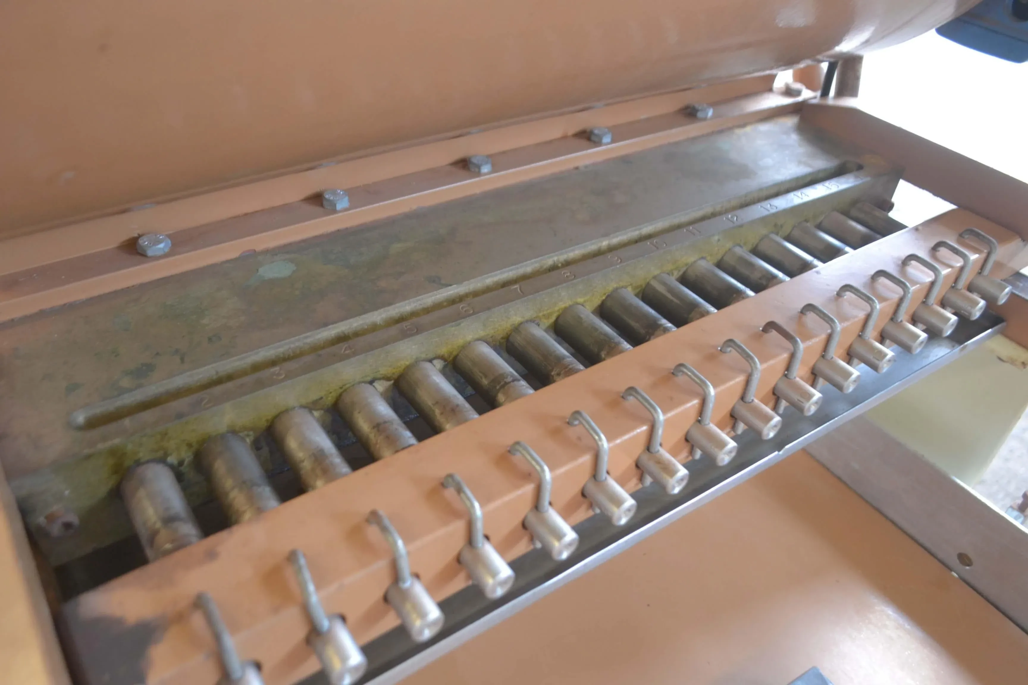 dosadora-de-chocolate-16-bicos-marca-jlc