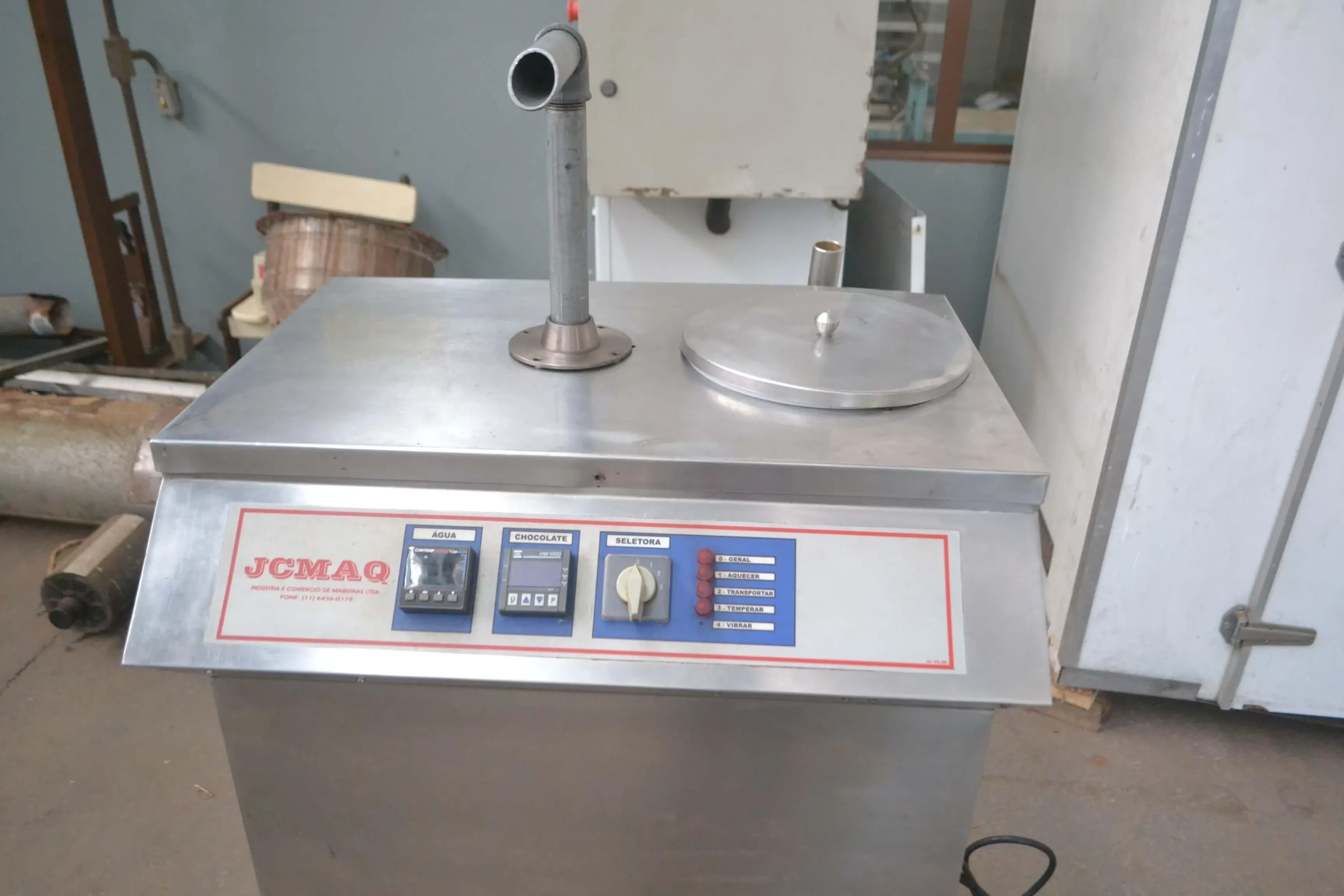 temperadeira-de-chocolates-capacidade-30-kg-hora-marca-jcmaq