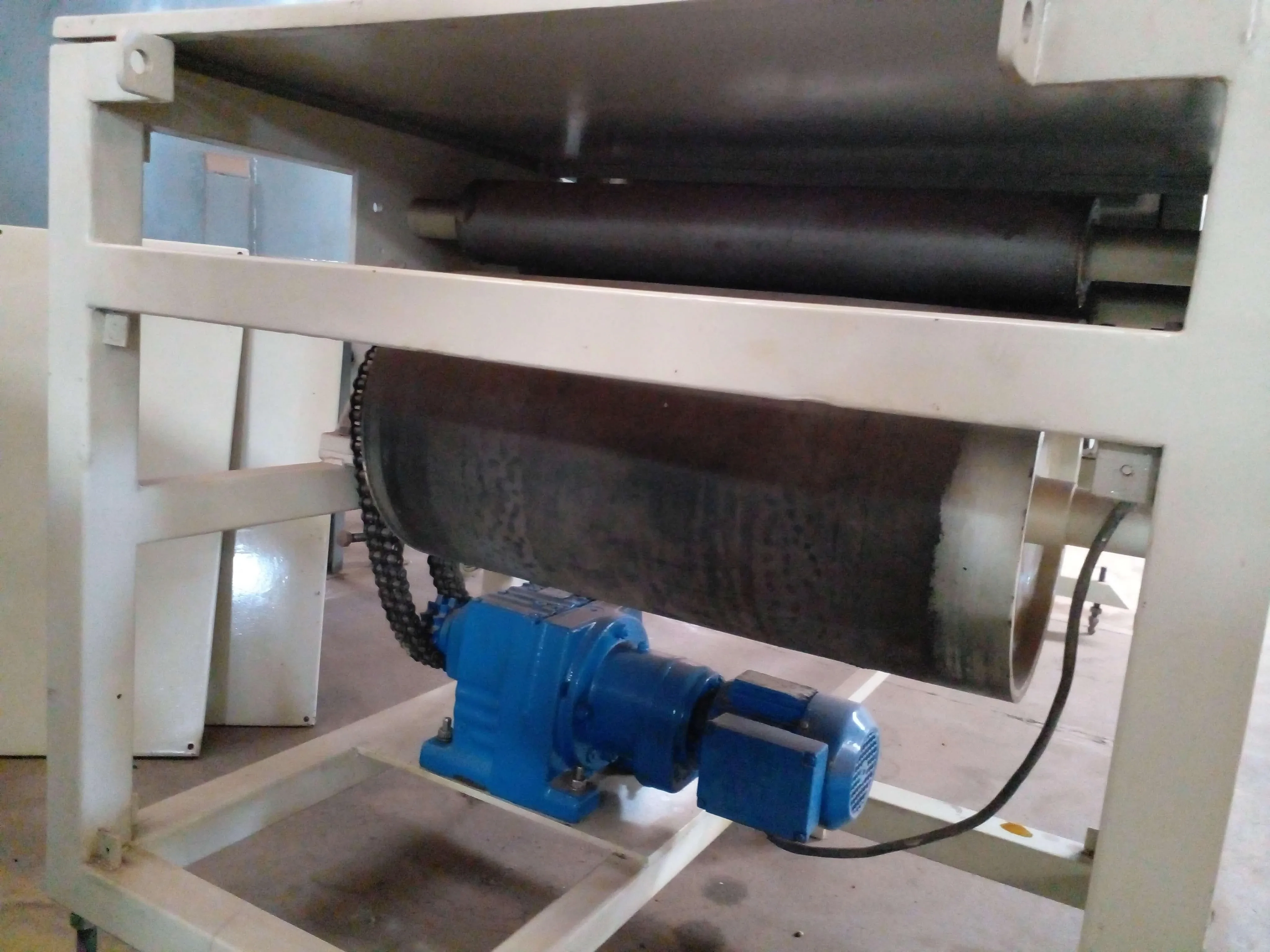 tunel-de-resfriamento-para-chocolates-marca-hebleimar