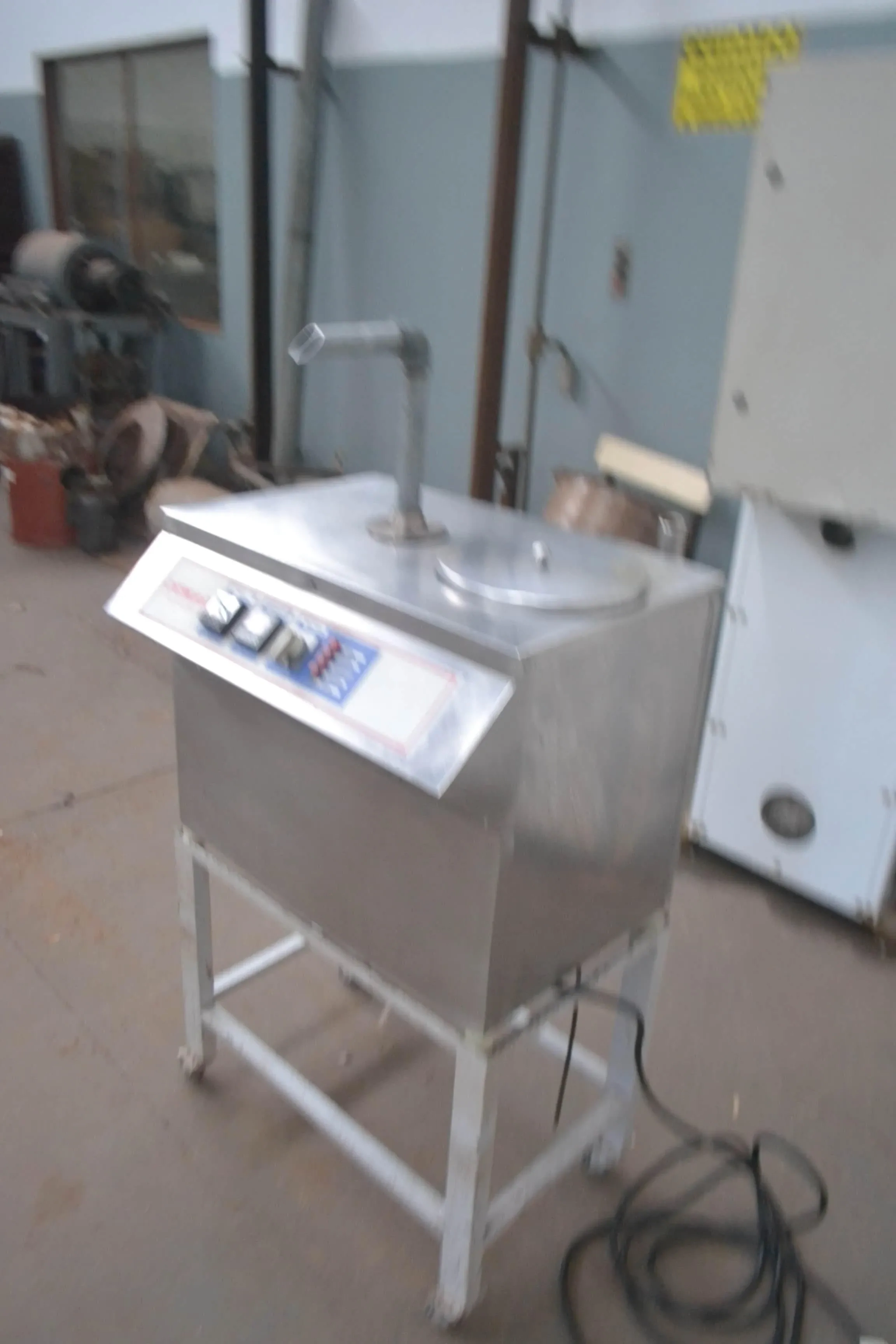 temperadeira-de-chocolates-capacidade-30-kg-hora-marca-jcmaq