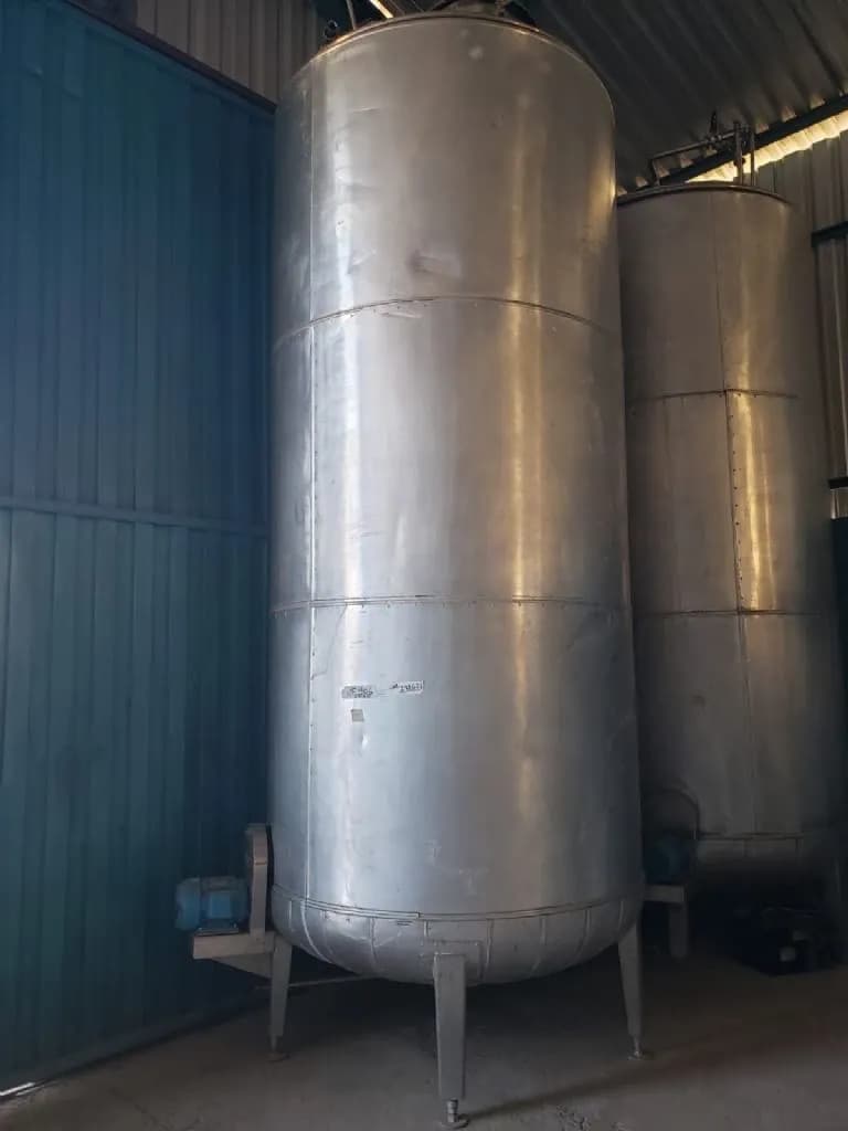 tanque-em-aco-inox-isolado-com-agitacao-capacidade-7500-litros-marca-zegla