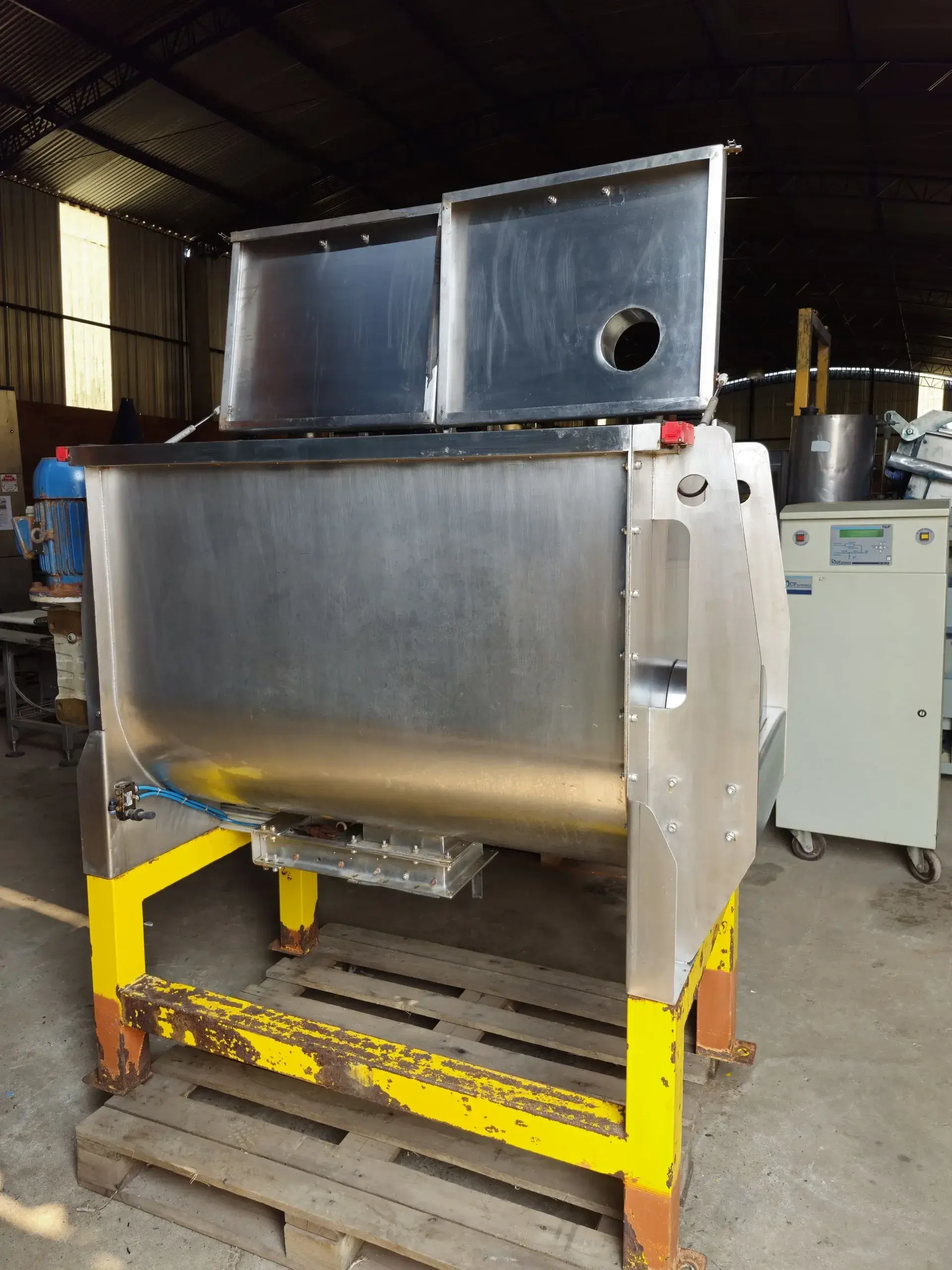 MISTURADOR RIBBON BLENDER EM AÇO INOX CAPACIDADE 500 LITROS MARCA BRAVAECO