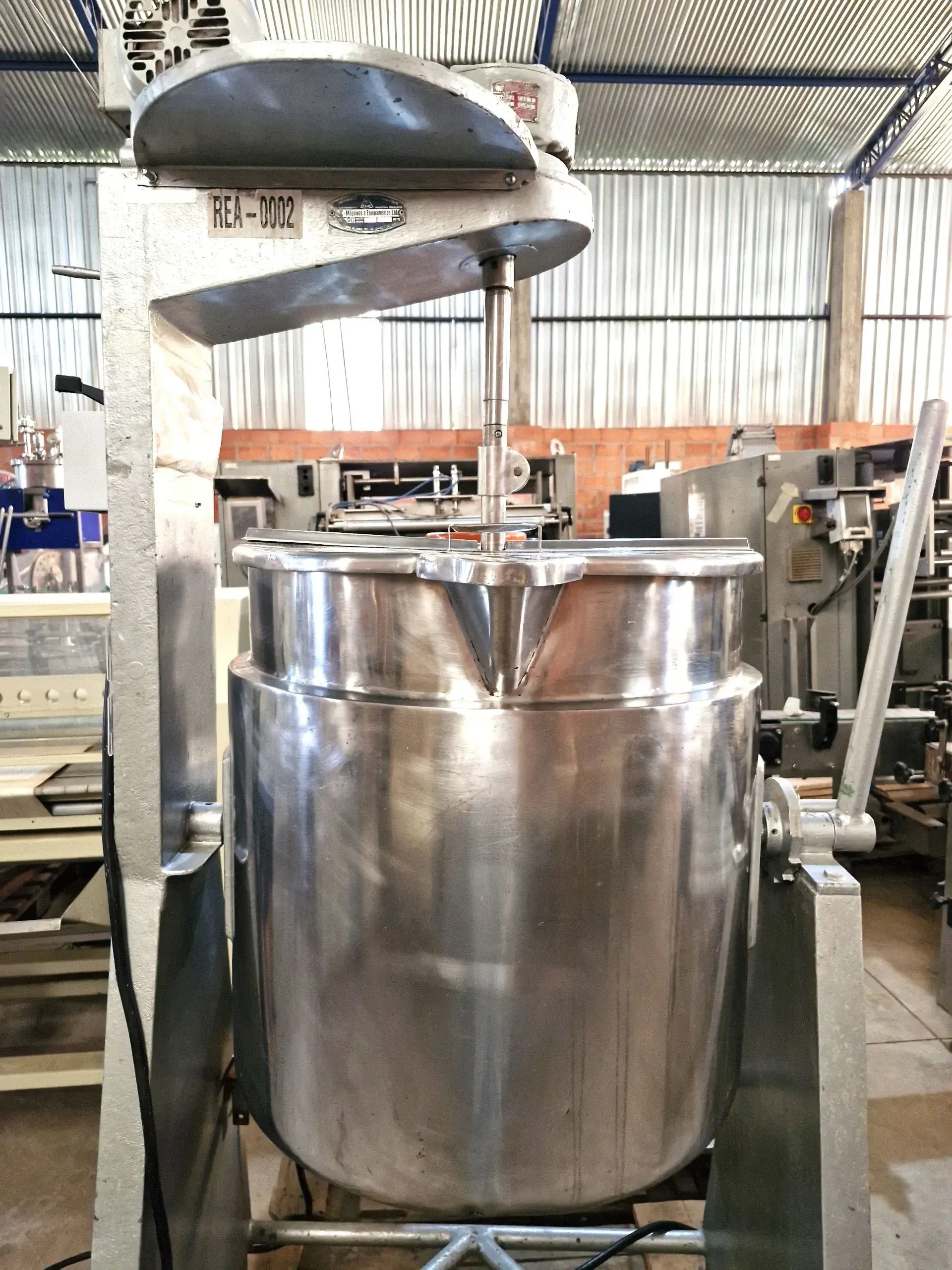TACHO MISTURADOR ENCAMISADO BASCULANTE EM AÇO INOX MARCA ALIC IMARVIL