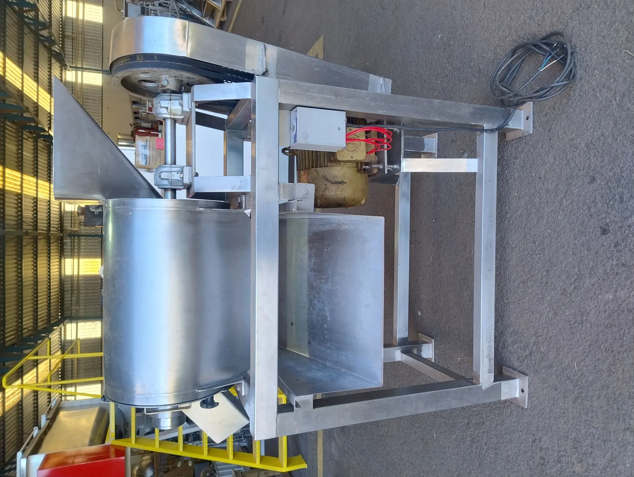 DESPOLPADEIRA HORIZONTAL DE 1 ESTÁGIO MARCA MECAMAU