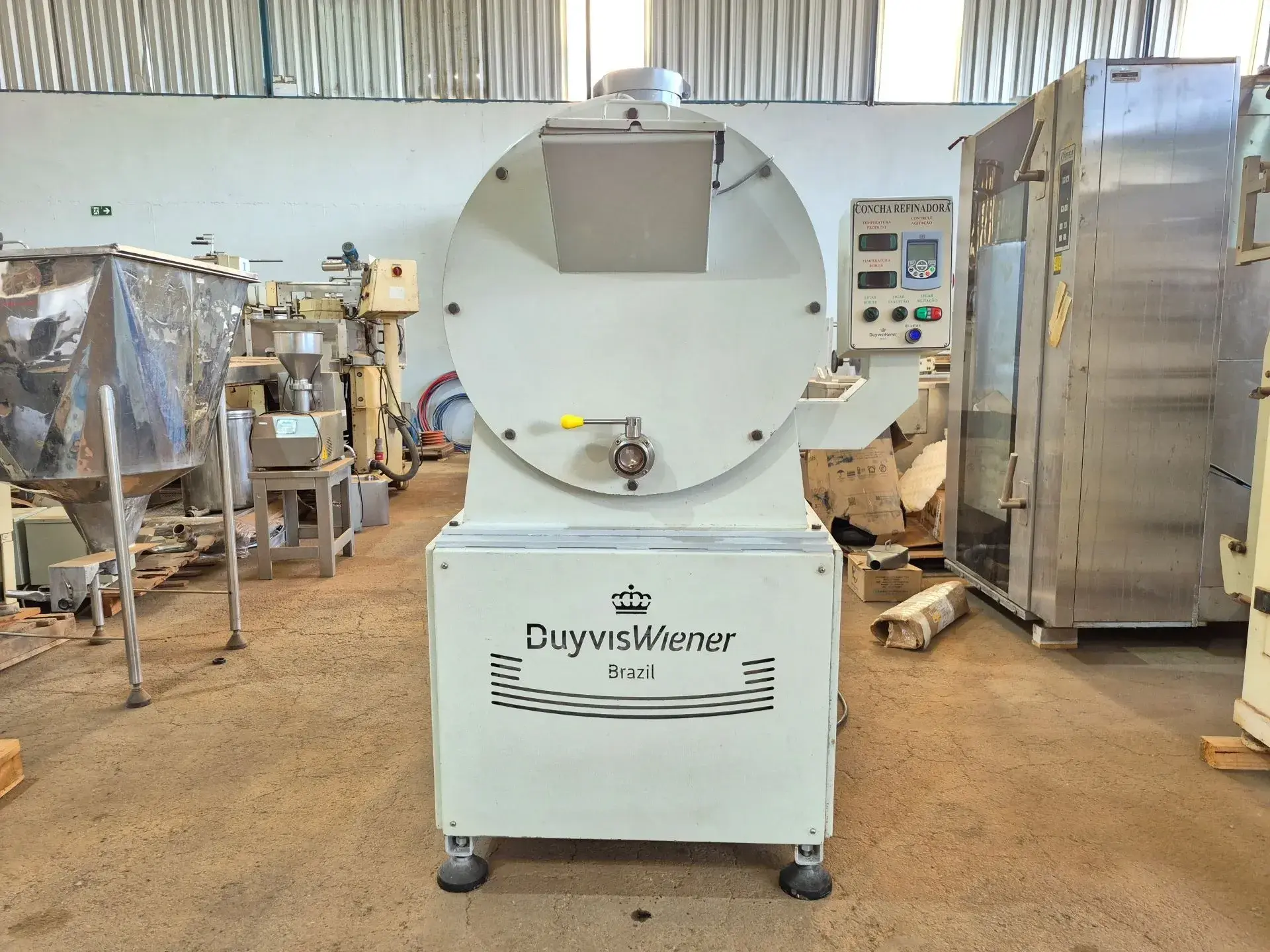 concha-universal-refinamento-chocolates-duyvis-wiener-brazil